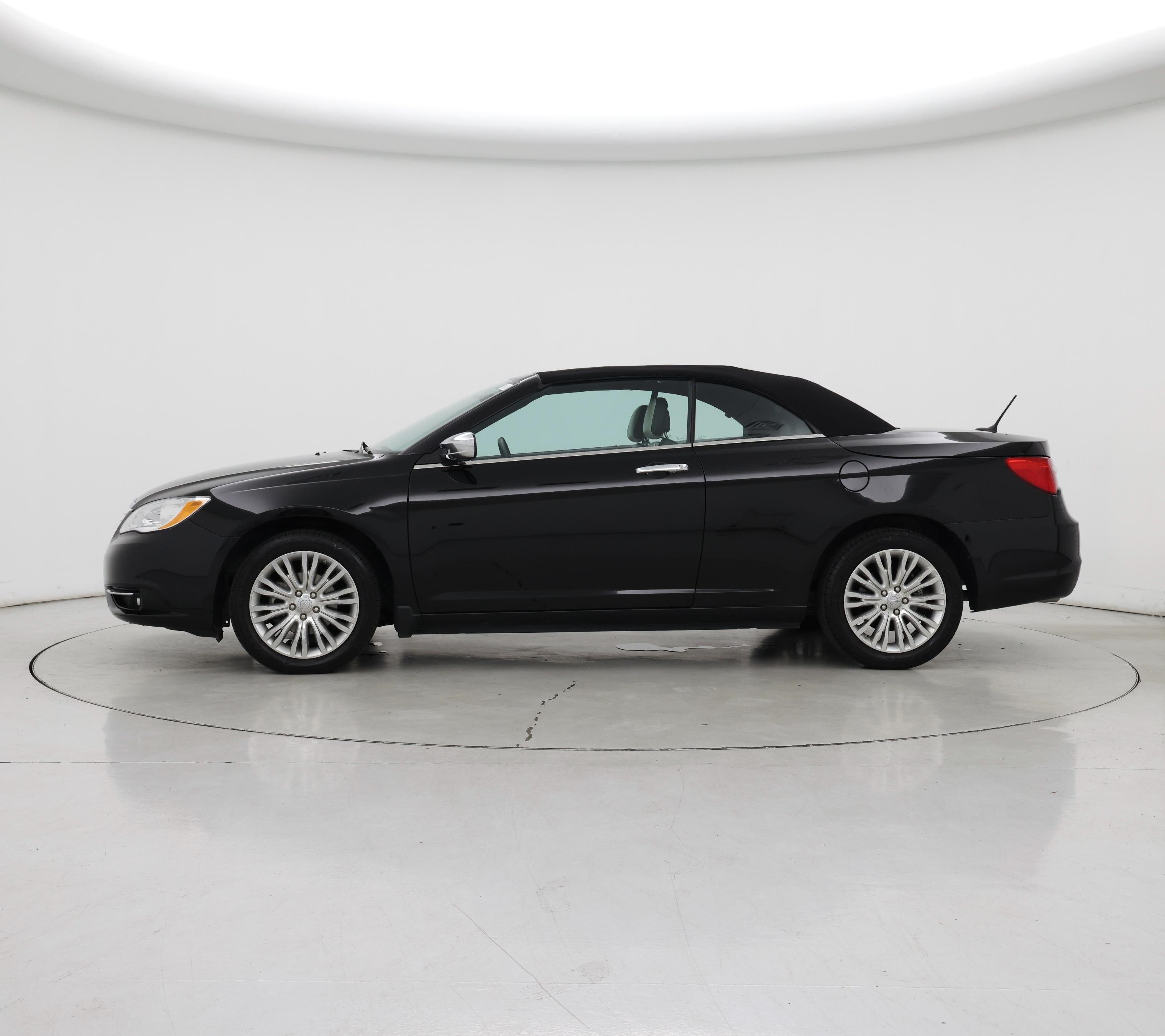 Thumbnail: 2014 Chrysler 200 - 3