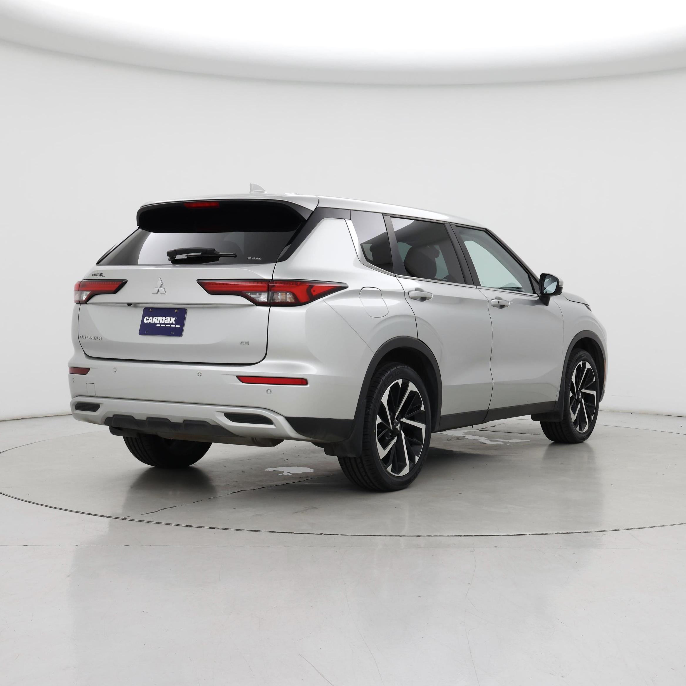 Thumbnail: 2023 Mitsubishi Outlander - 8