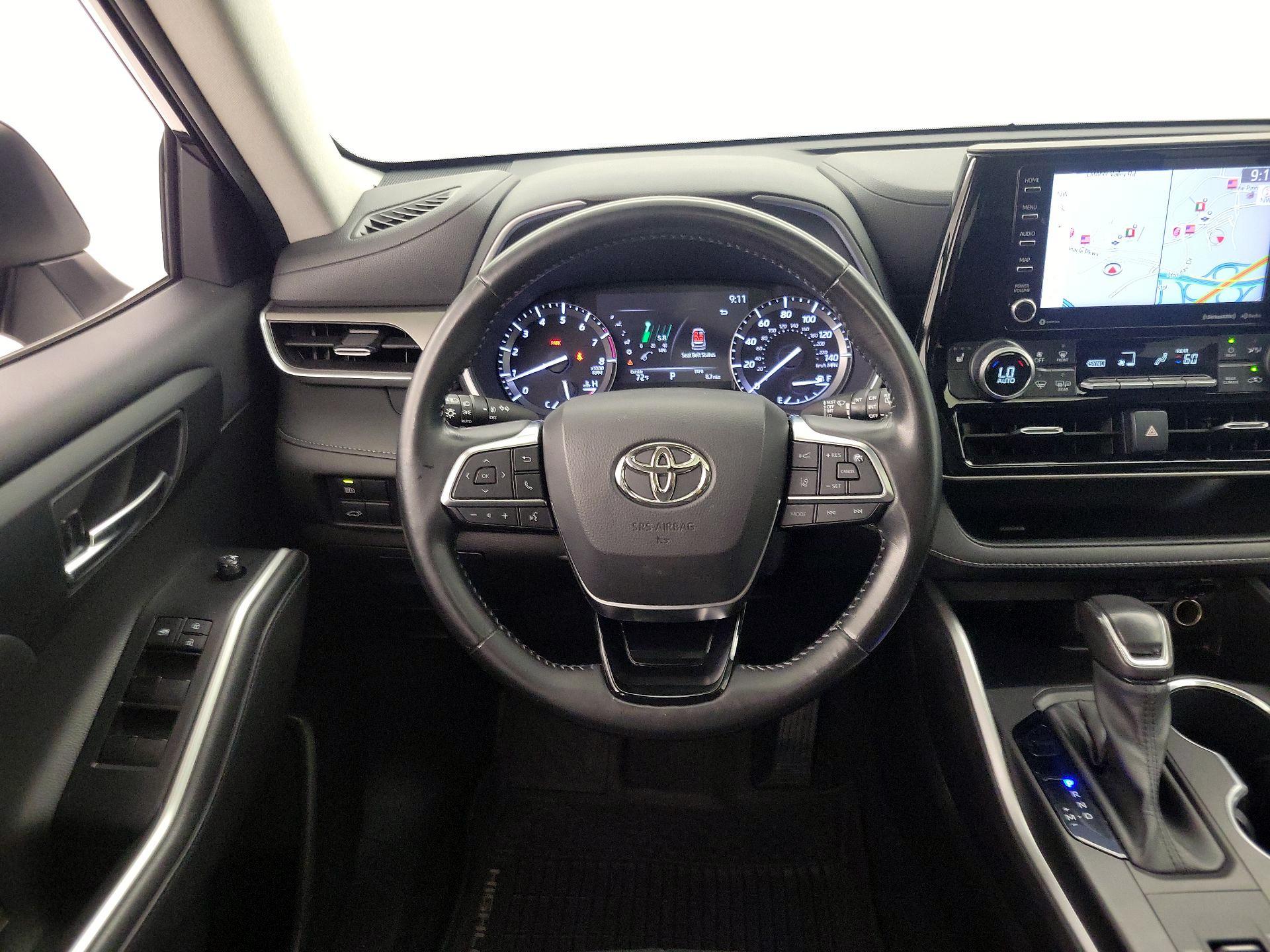 Thumbnail: 2020 Toyota Highlander - 10