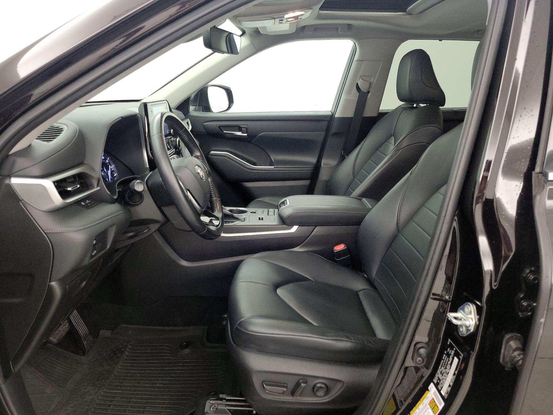 Thumbnail: 2020 Toyota Highlander - 11