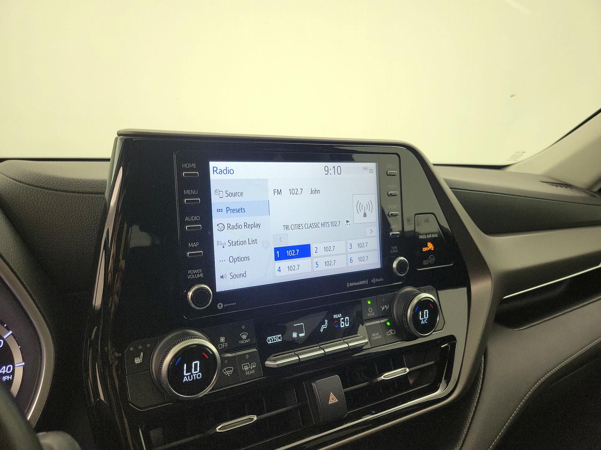 Thumbnail: 2020 Toyota Highlander - 16
