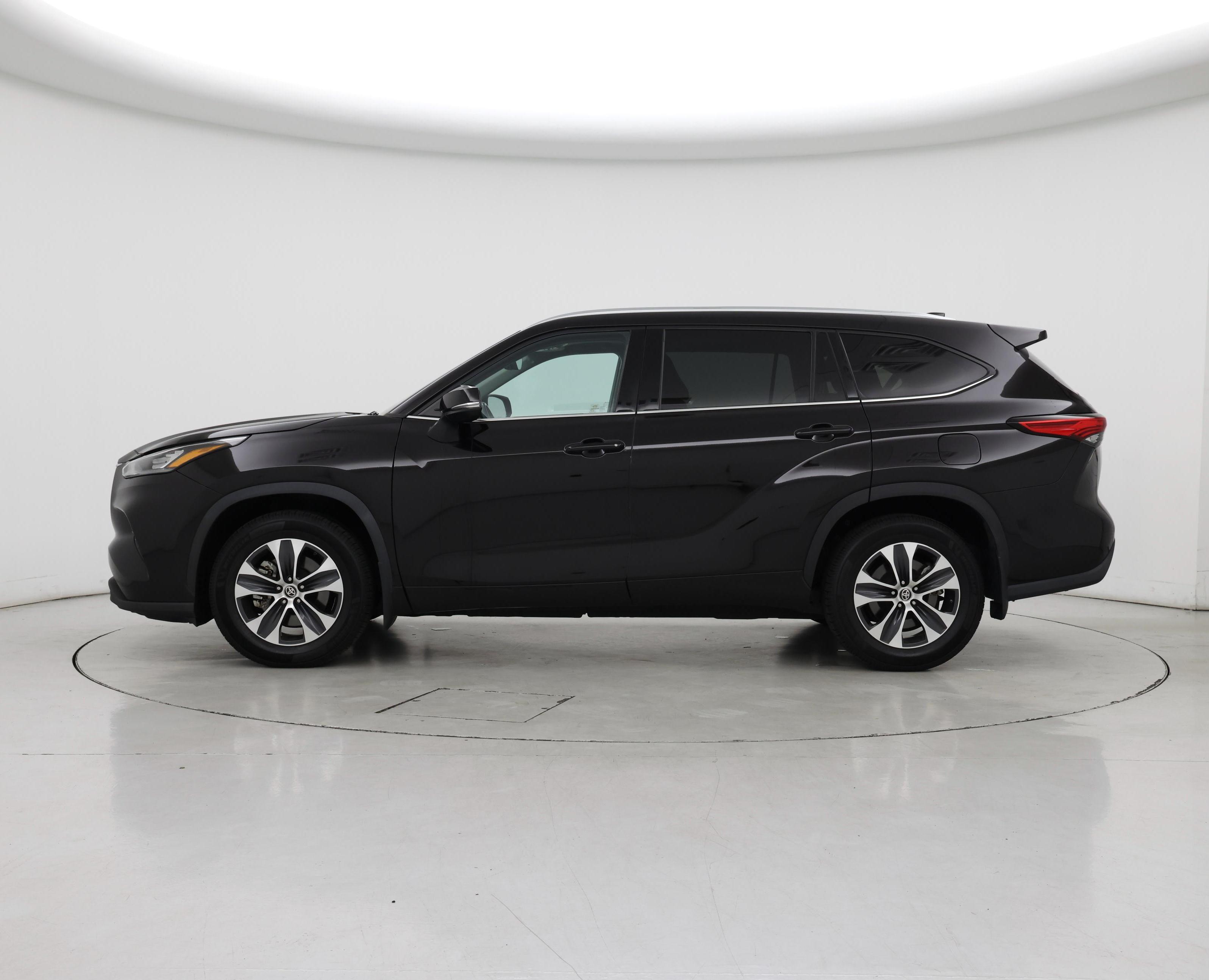 Thumbnail: 2020 Toyota Highlander - 3