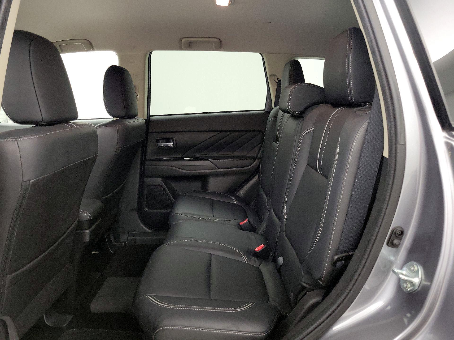 Thumbnail: 2018 Mitsubishi Outlander - 19