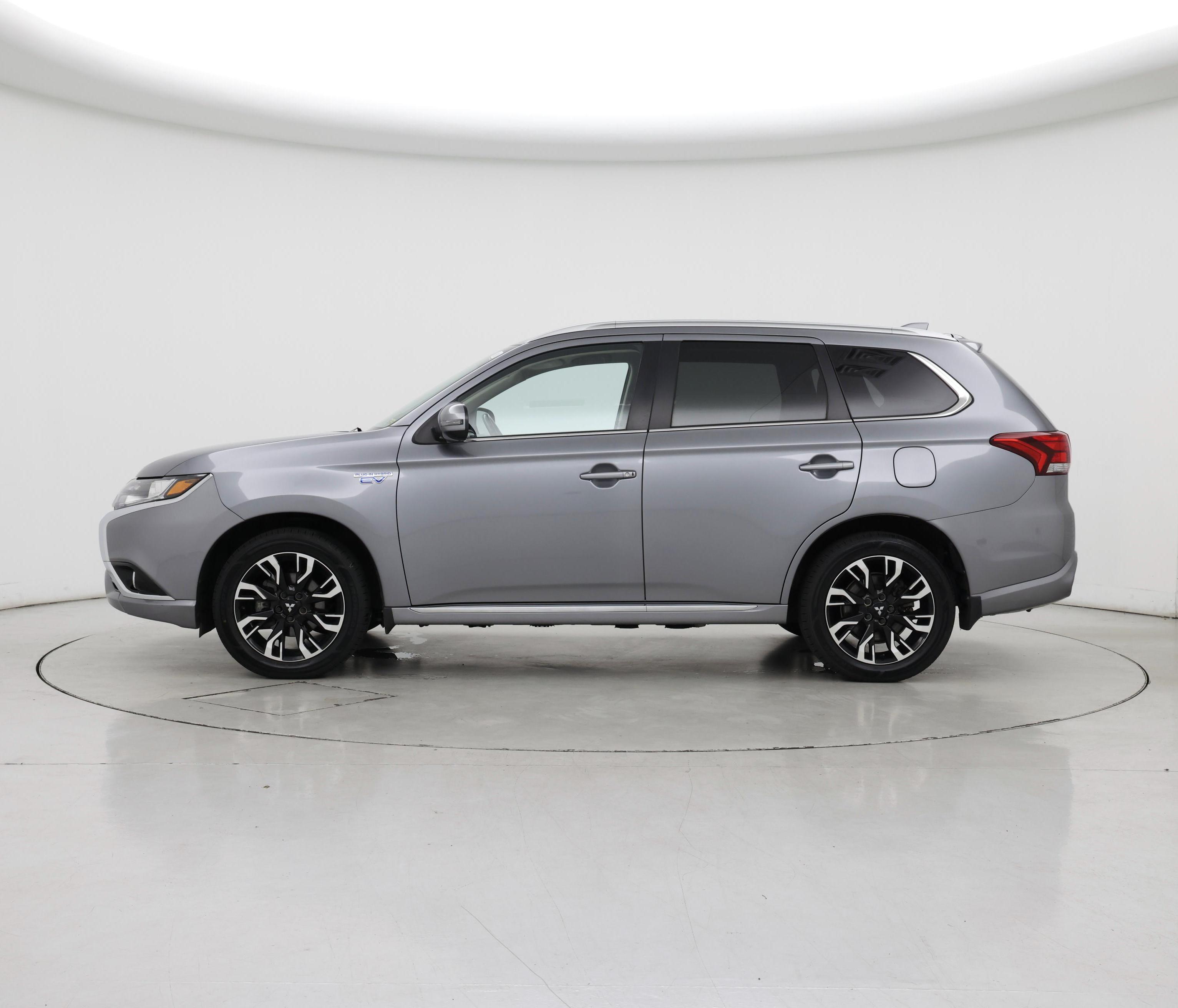 Thumbnail: 2018 Mitsubishi Outlander - 3