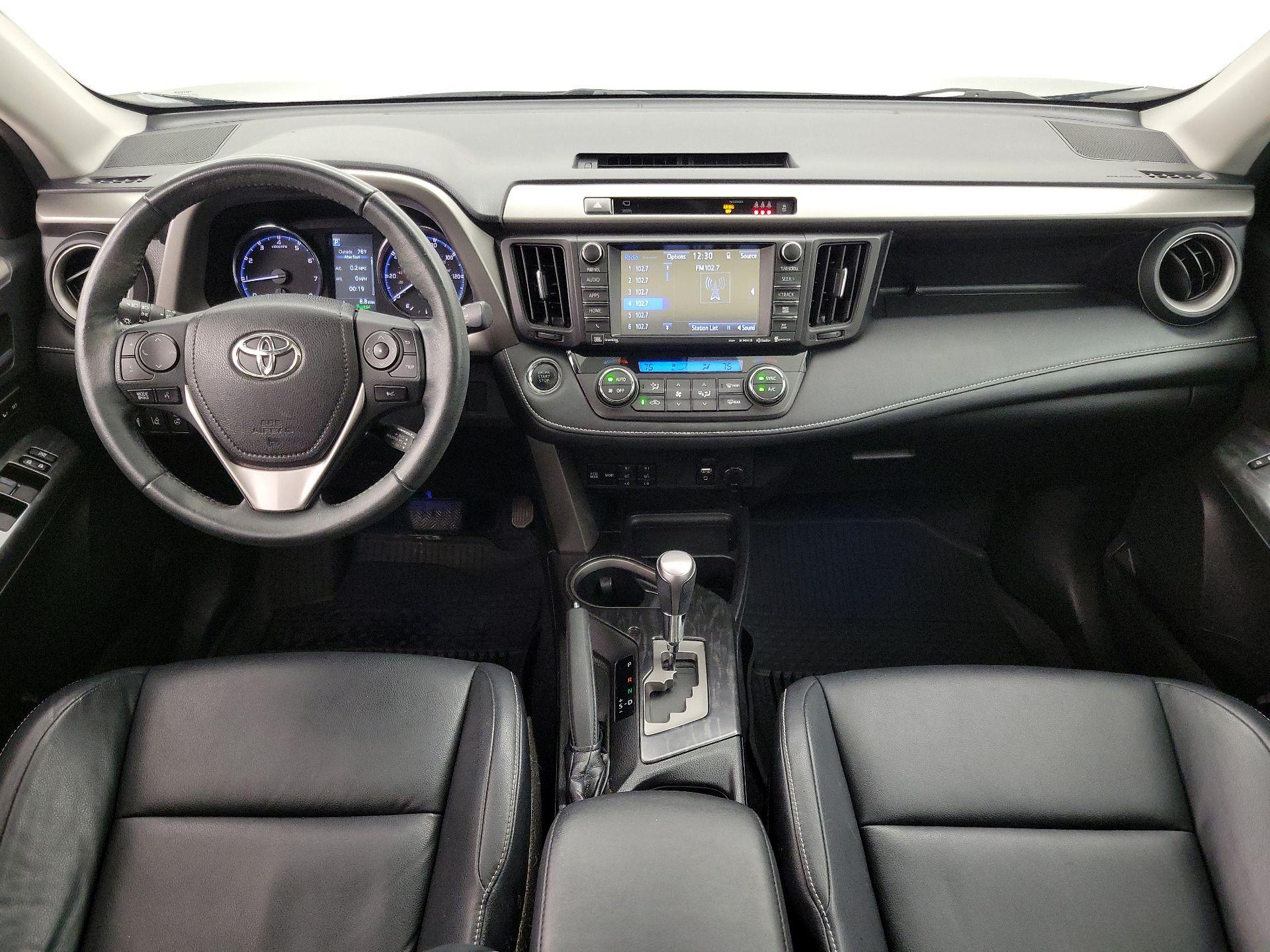 Thumbnail: 2017 Toyota RAV4 - 9