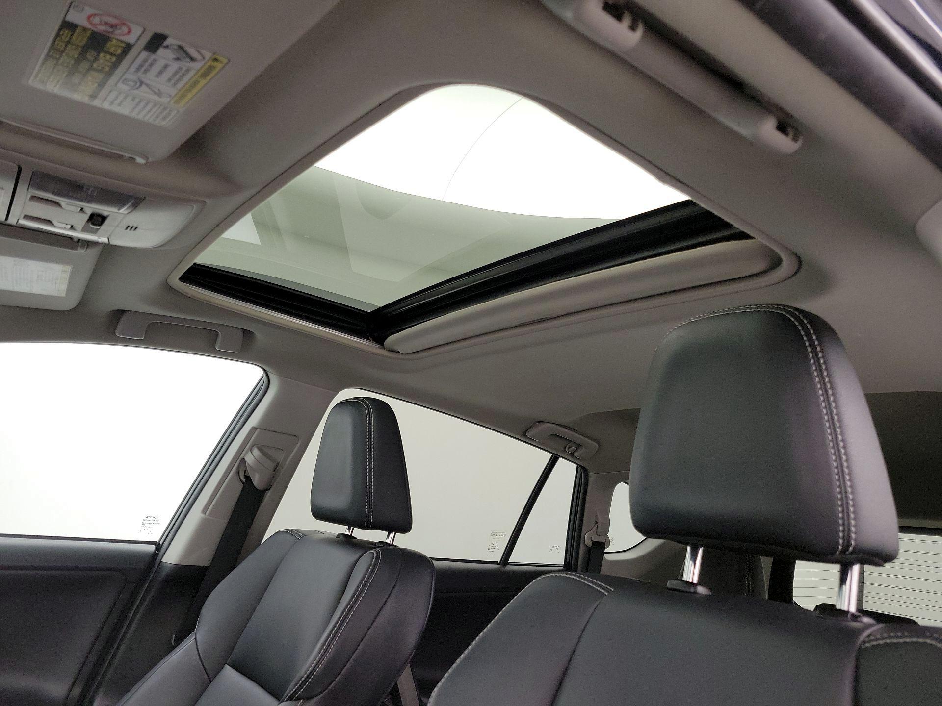 Thumbnail: 2017 Toyota RAV4 - 19