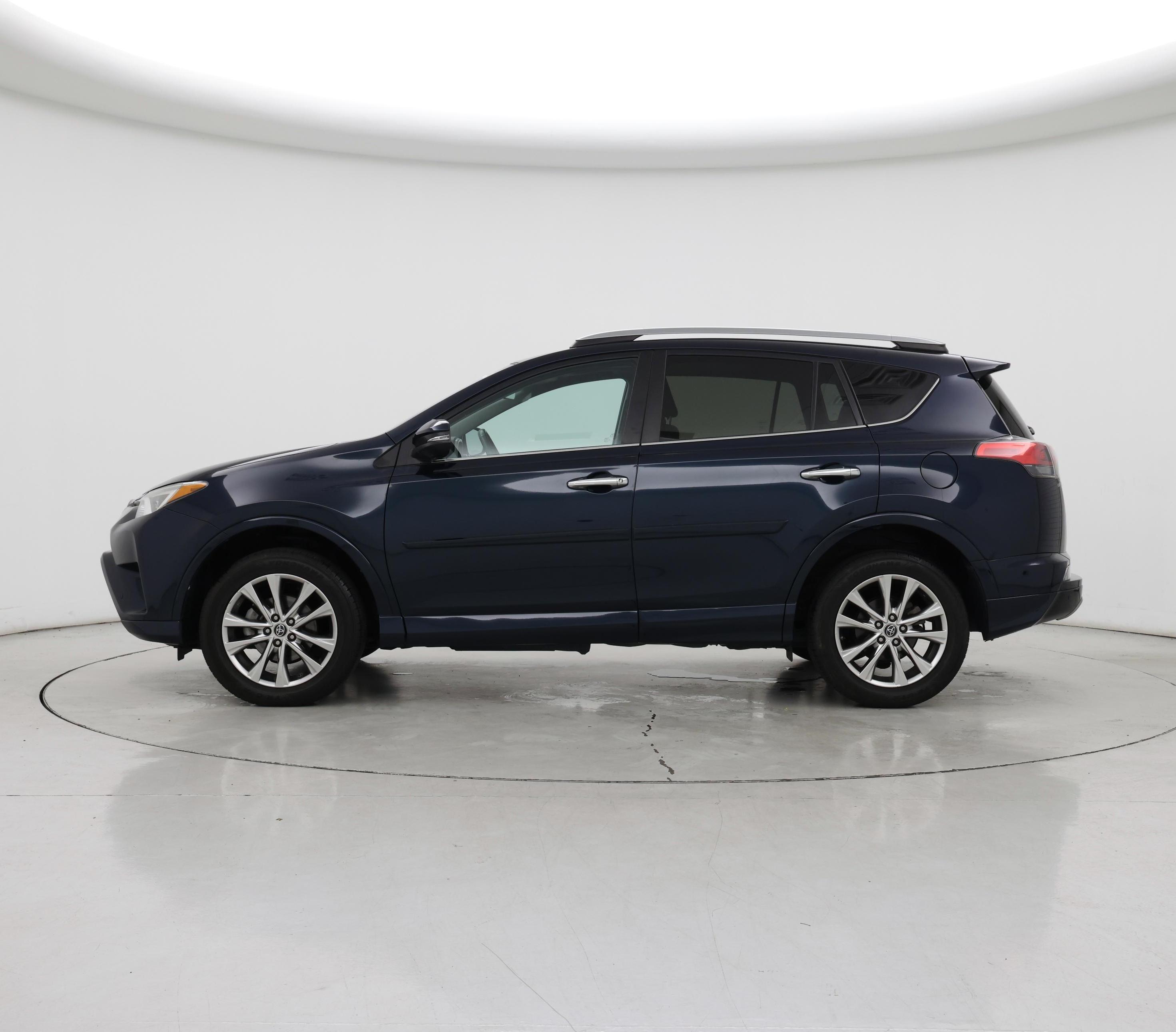 Thumbnail: 2017 Toyota RAV4 - 3