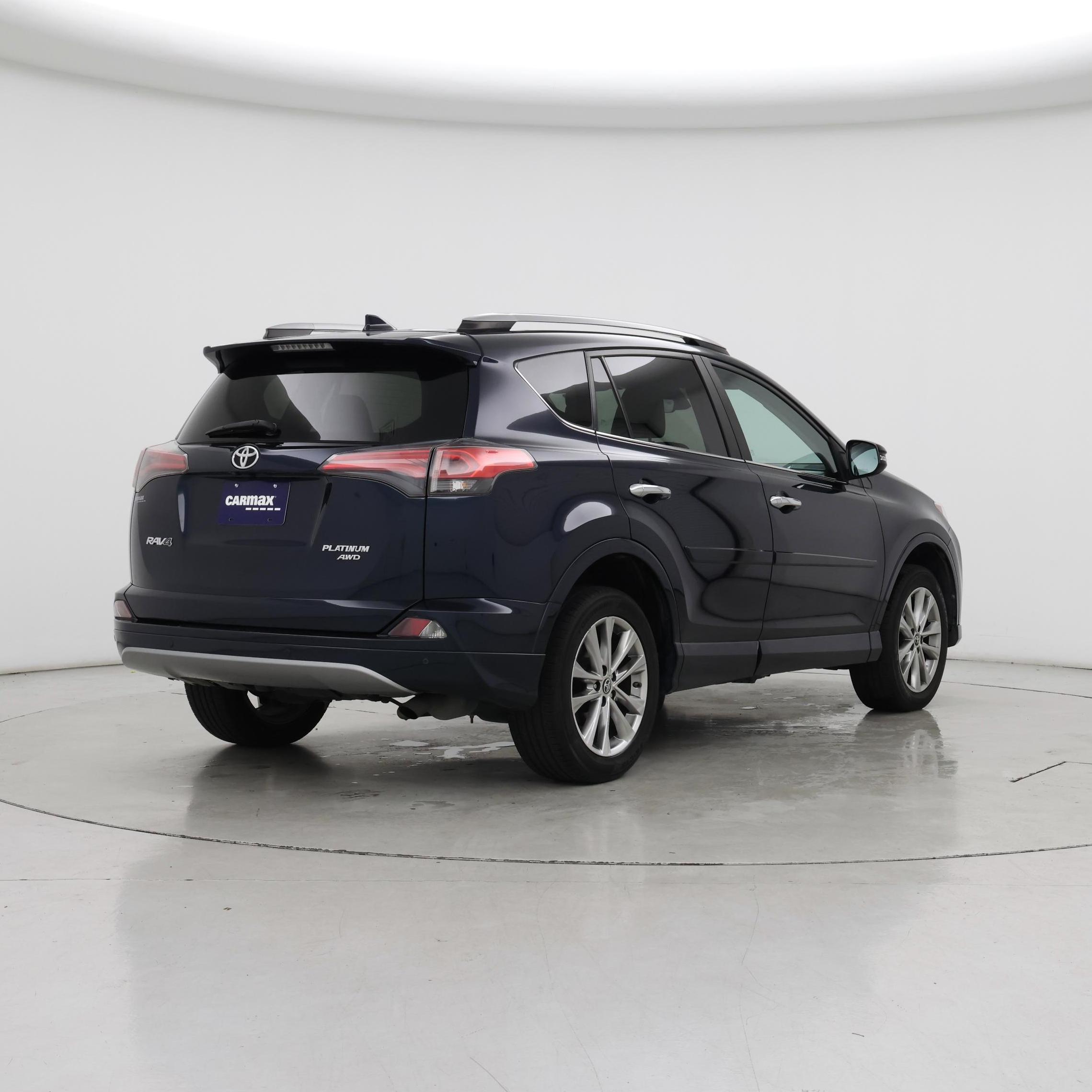 Thumbnail: 2017 Toyota RAV4 - 8