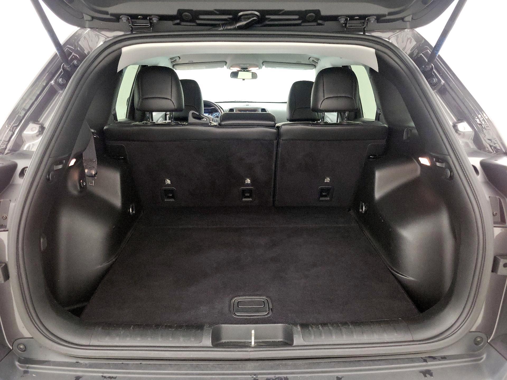 Thumbnail: 2019 Jeep Cherokee - 20