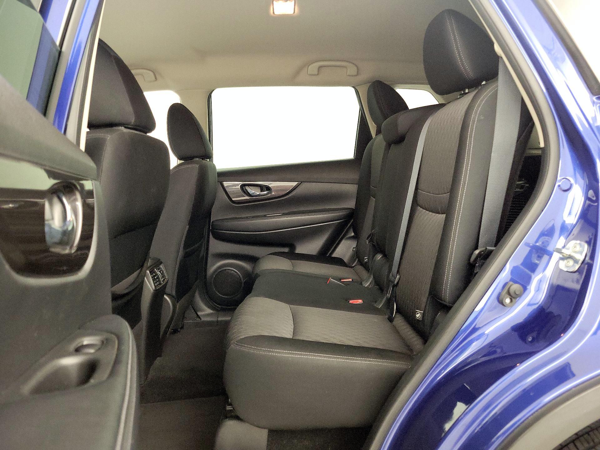 Thumbnail: 2019 Nissan Rogue - 19