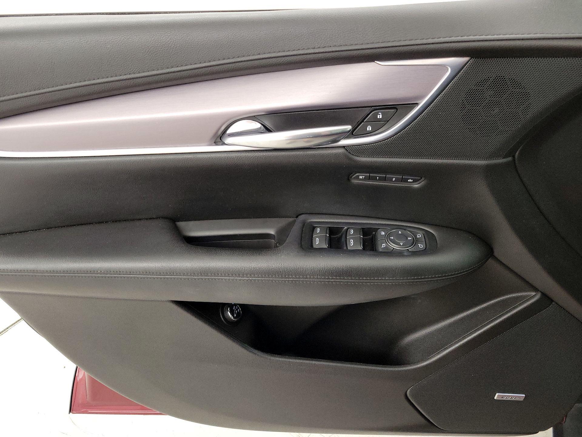 Thumbnail: 2017 Cadillac XT5 - 12