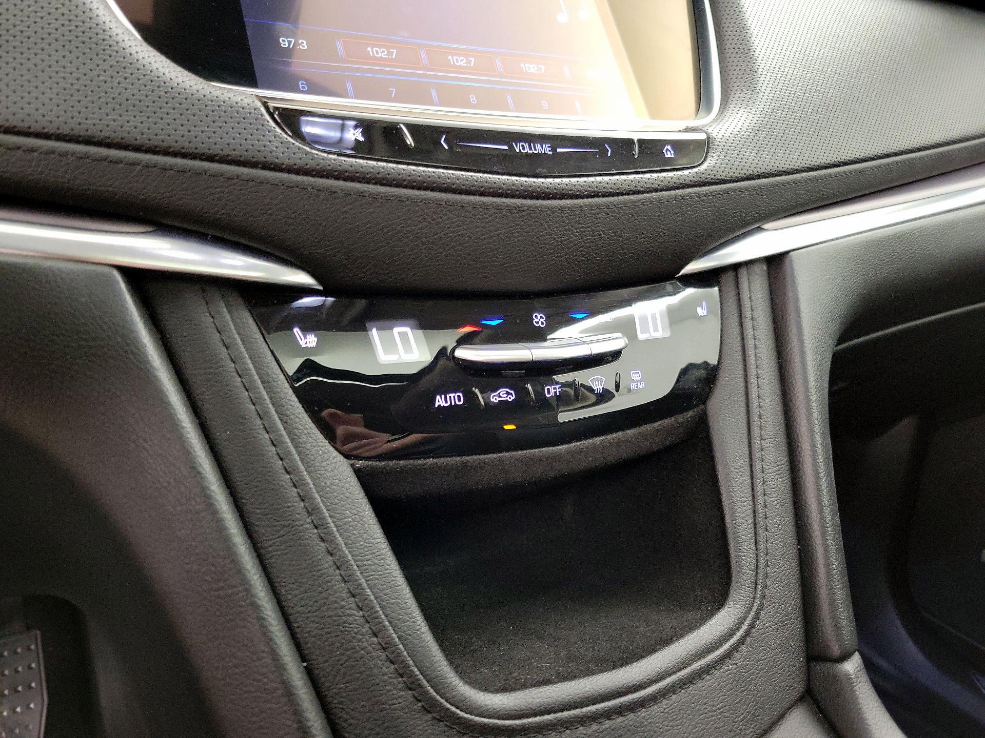 Thumbnail: 2017 Cadillac XT5 - 17