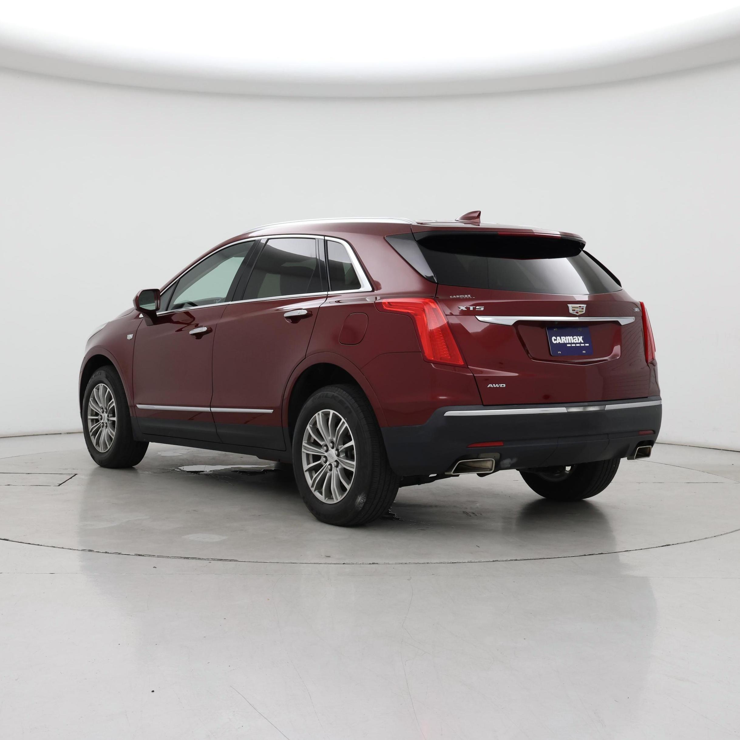 Thumbnail: 2017 Cadillac XT5 - 2