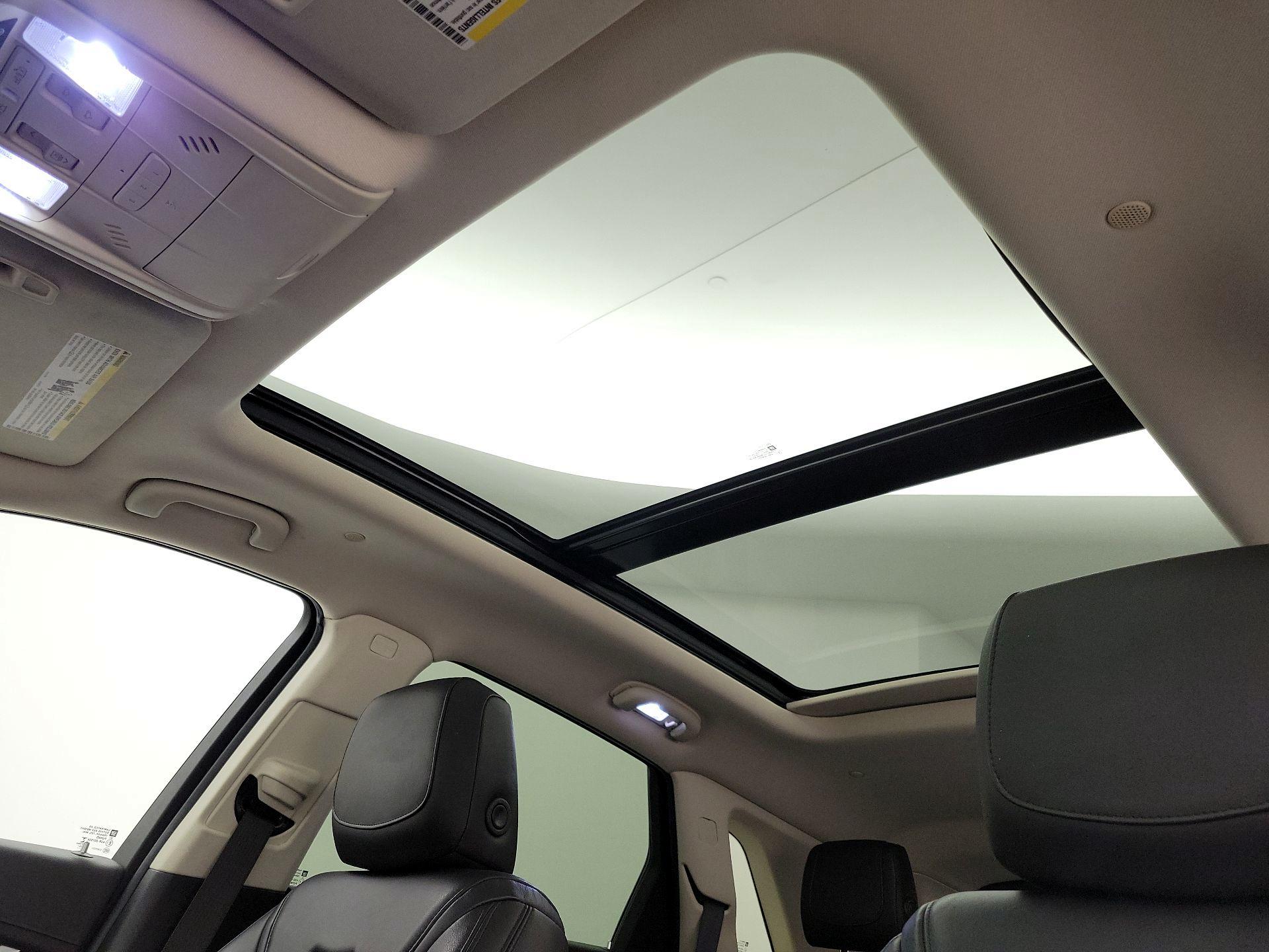 Thumbnail: 2017 Cadillac XT5 - 20