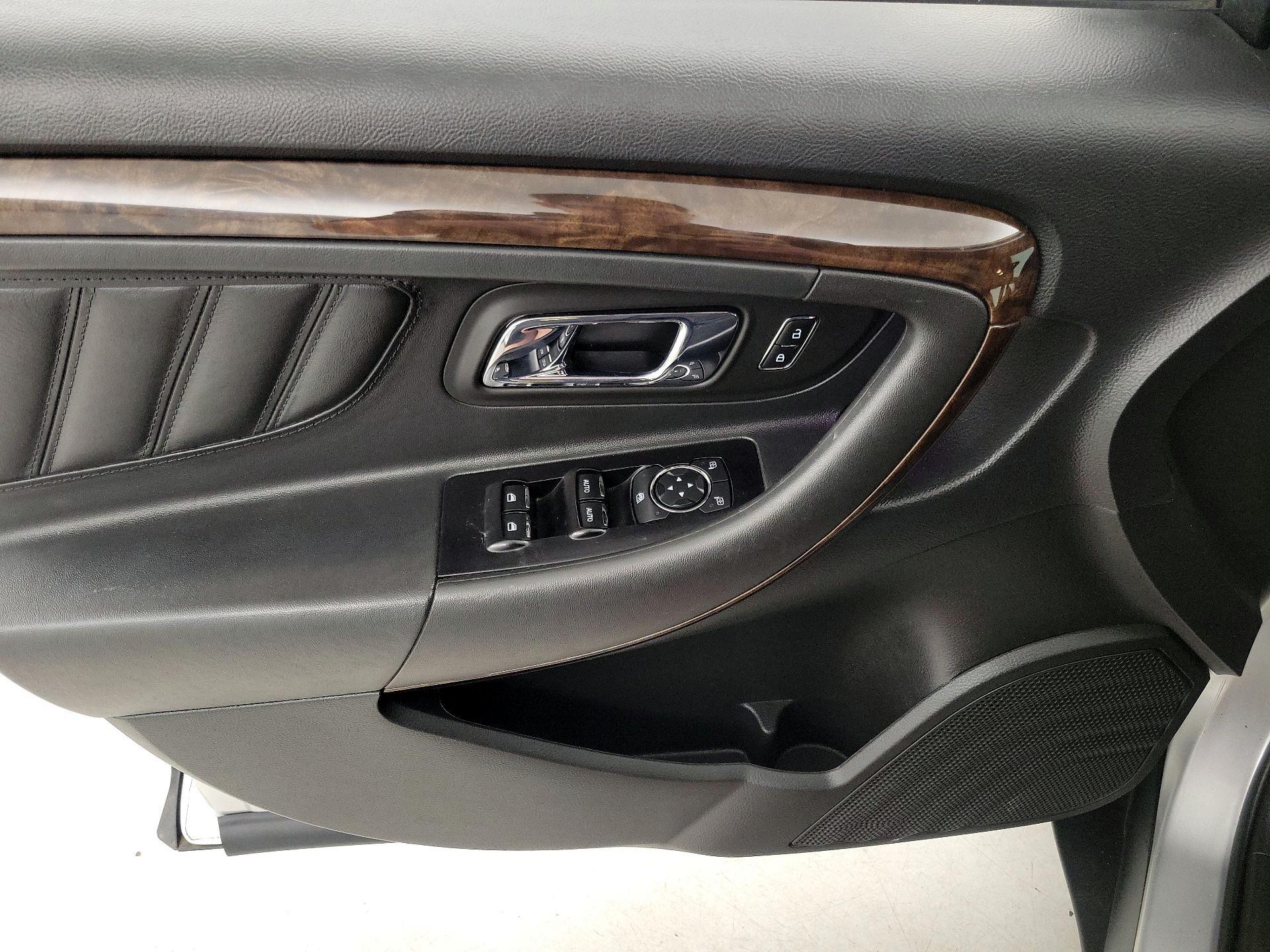 Thumbnail: 2018 Ford Taurus - 12