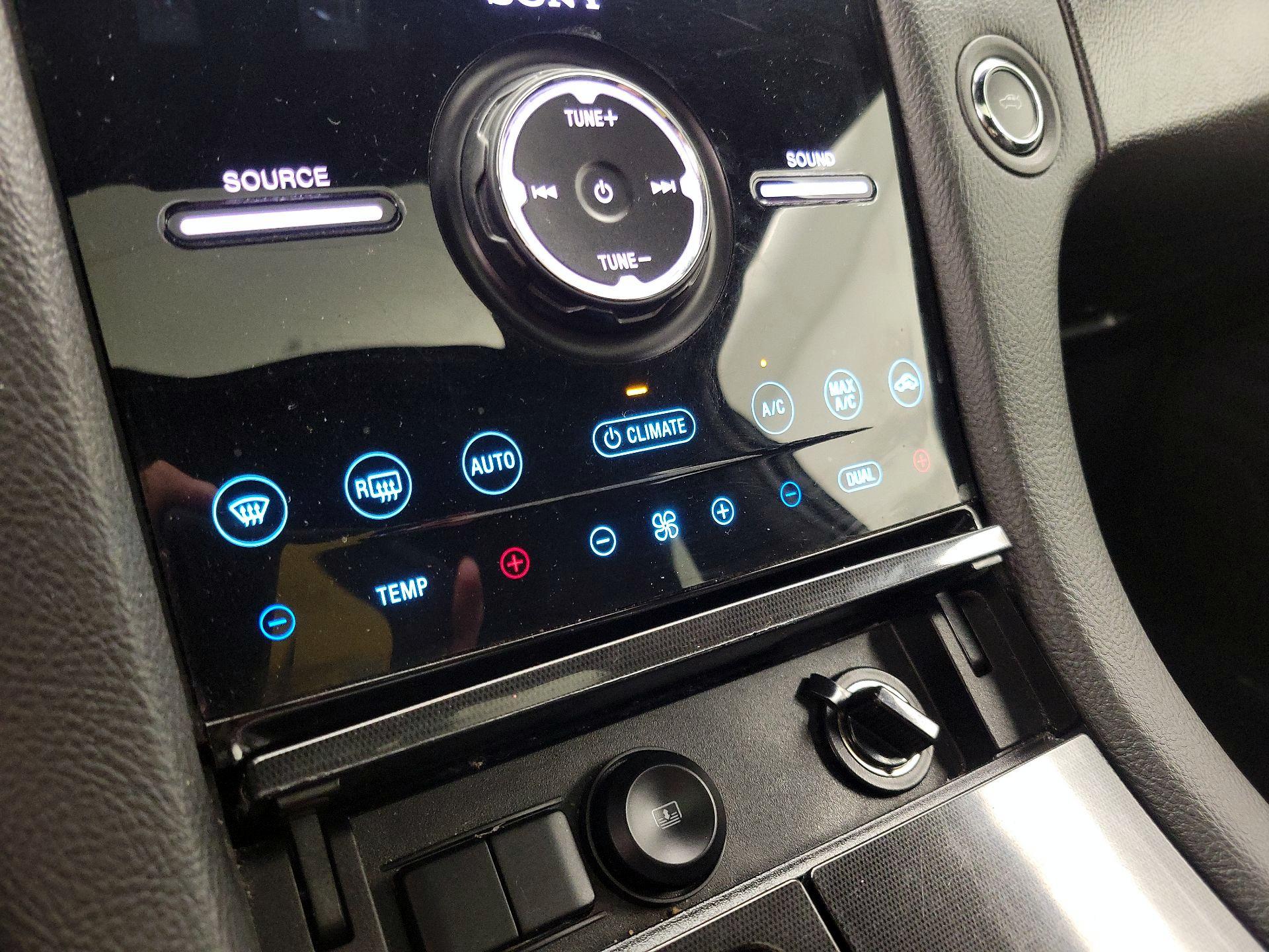 Thumbnail: 2018 Ford Taurus - 17