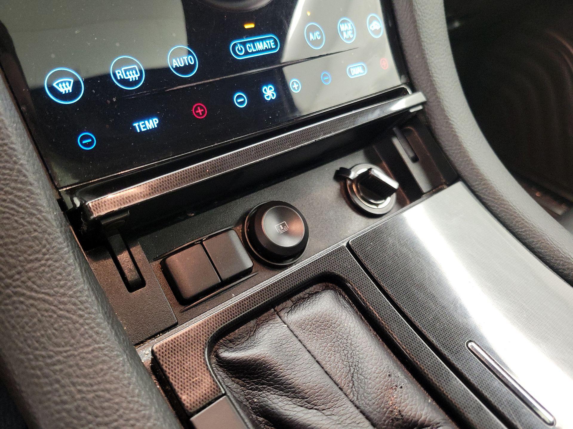 Thumbnail: 2018 Ford Taurus - 19