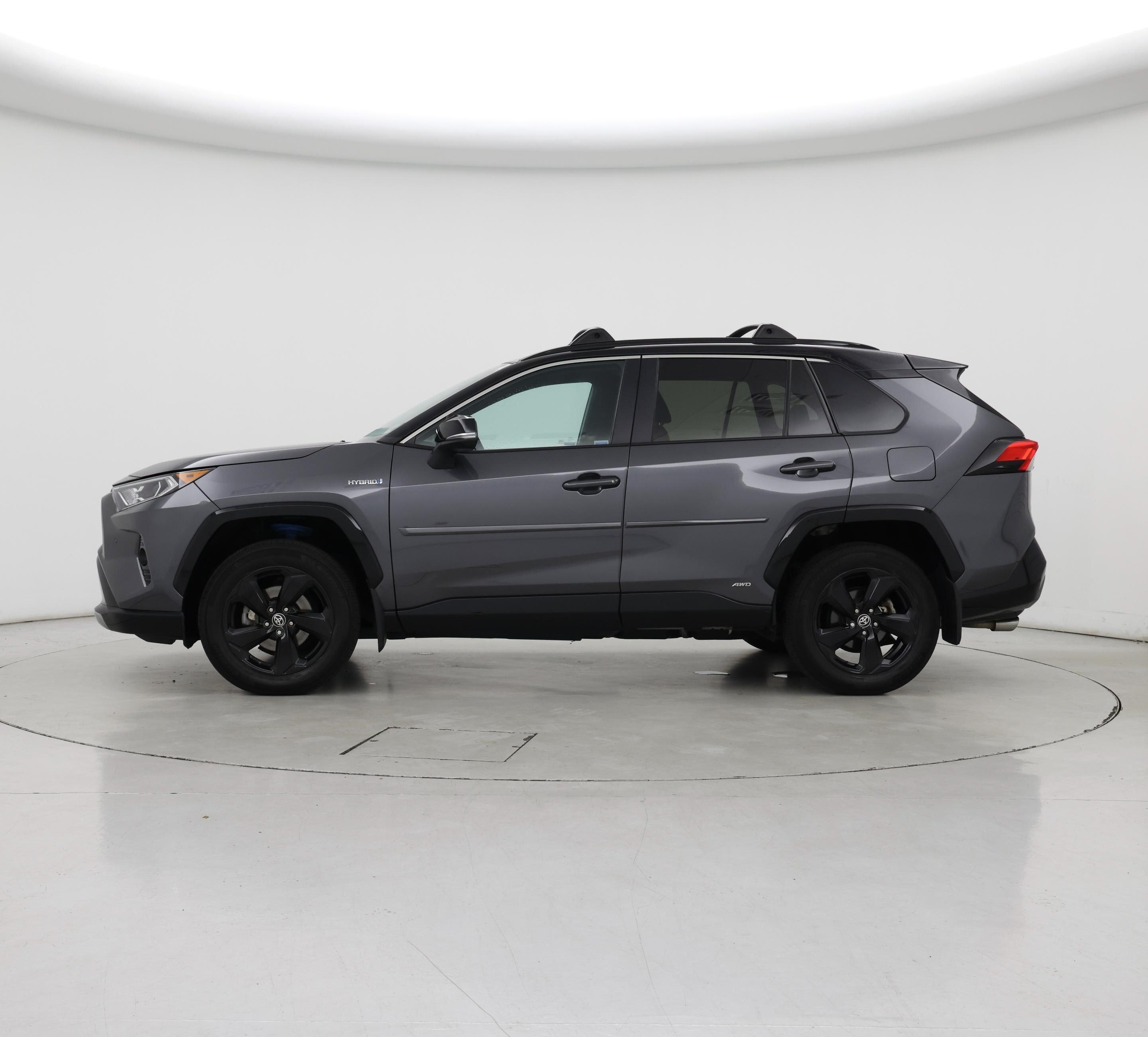 Thumbnail: 2021 Toyota RAV4 - 3