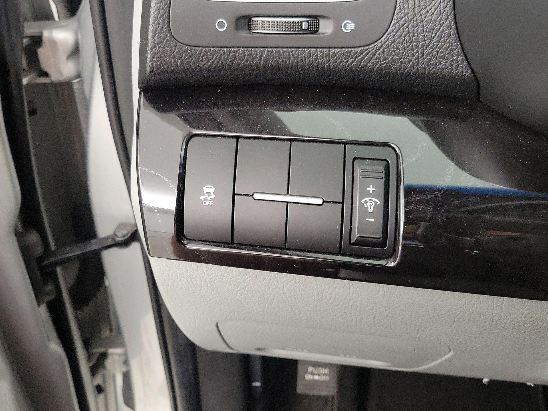 Thumbnail: 2014 Kia Sorento - 13