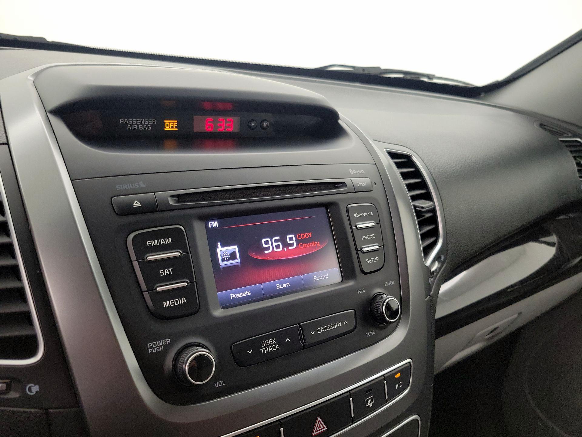 Thumbnail: 2014 Kia Sorento - 15