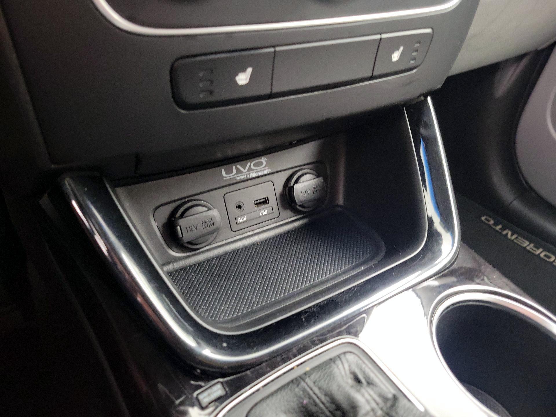 Thumbnail: 2014 Kia Sorento - 18