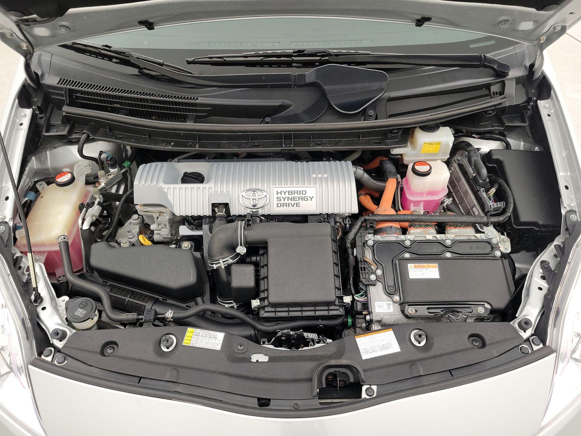 Thumbnail: 2015 Toyota Prius - 20