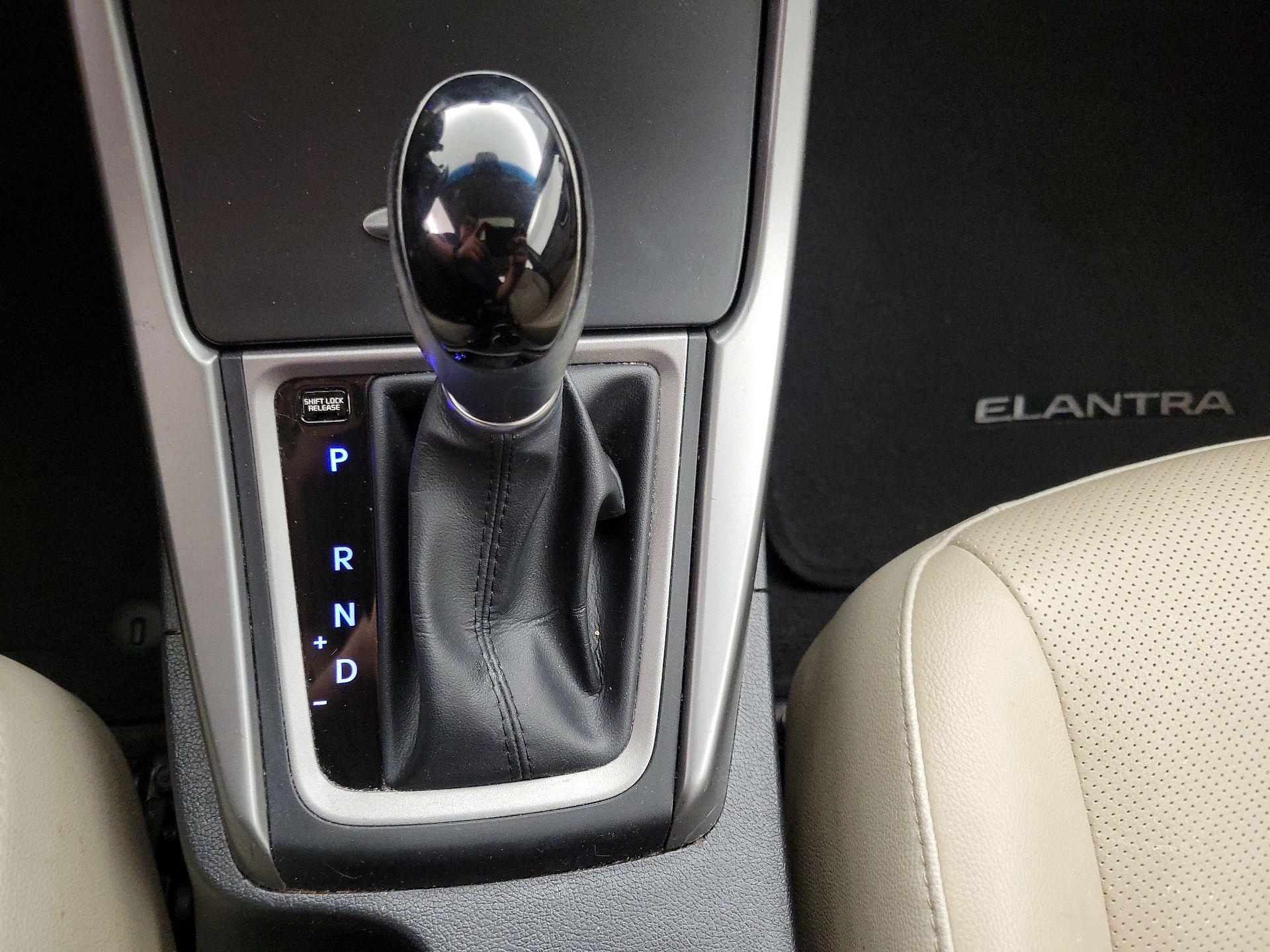 Thumbnail: 2014 Hyundai Elantra - 18