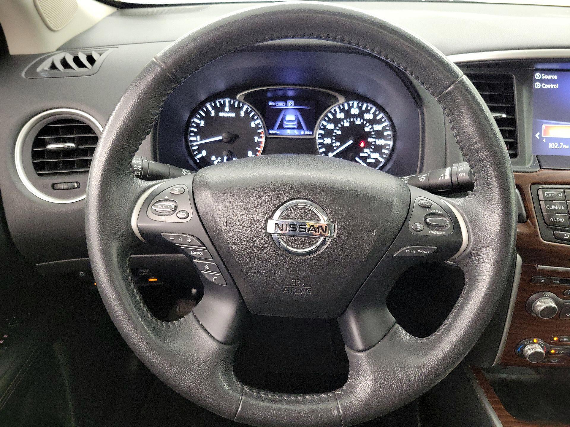 Thumbnail: 2017 Nissan Pathfinder - 10
