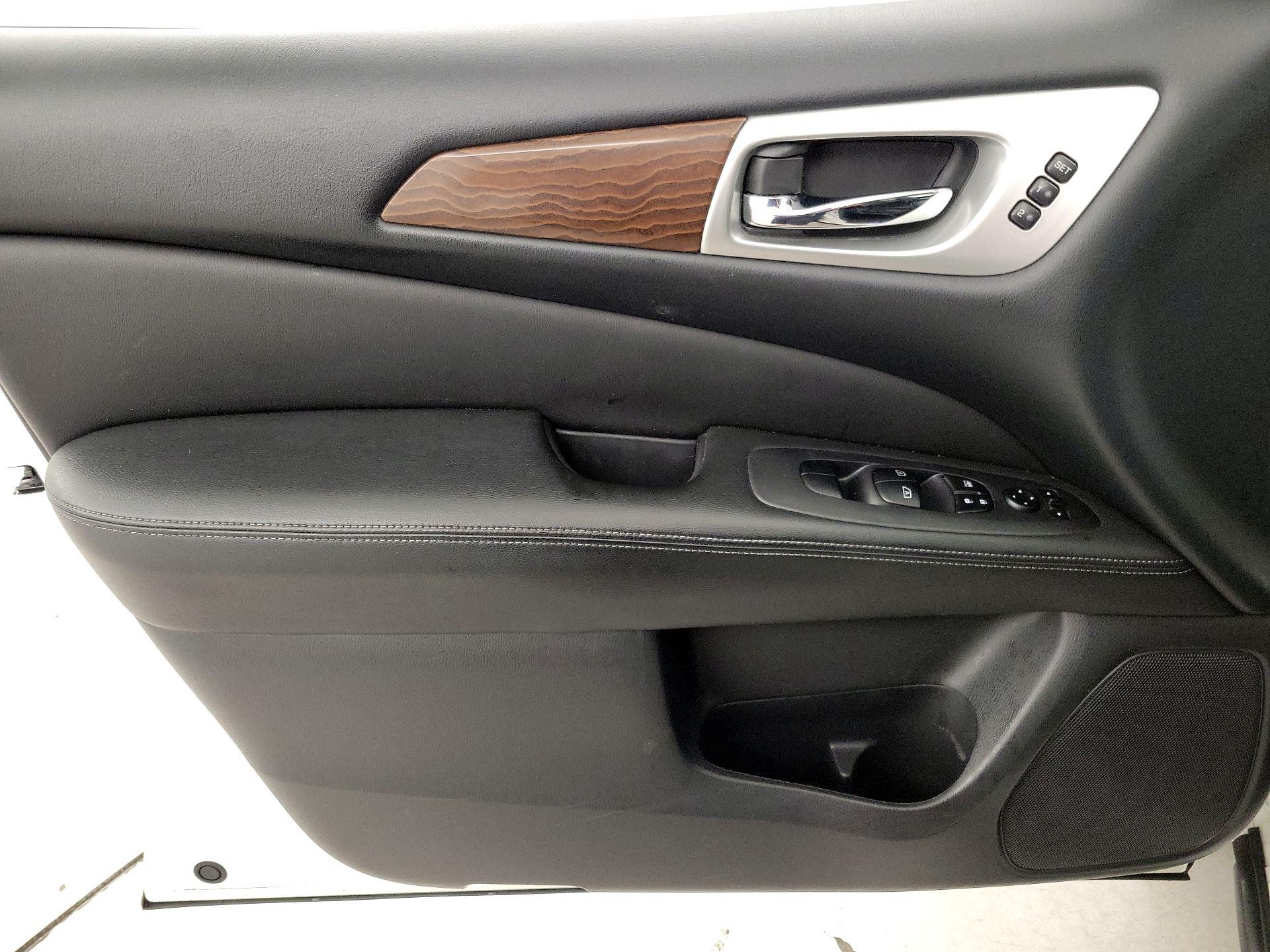 Thumbnail: 2017 Nissan Pathfinder - 12