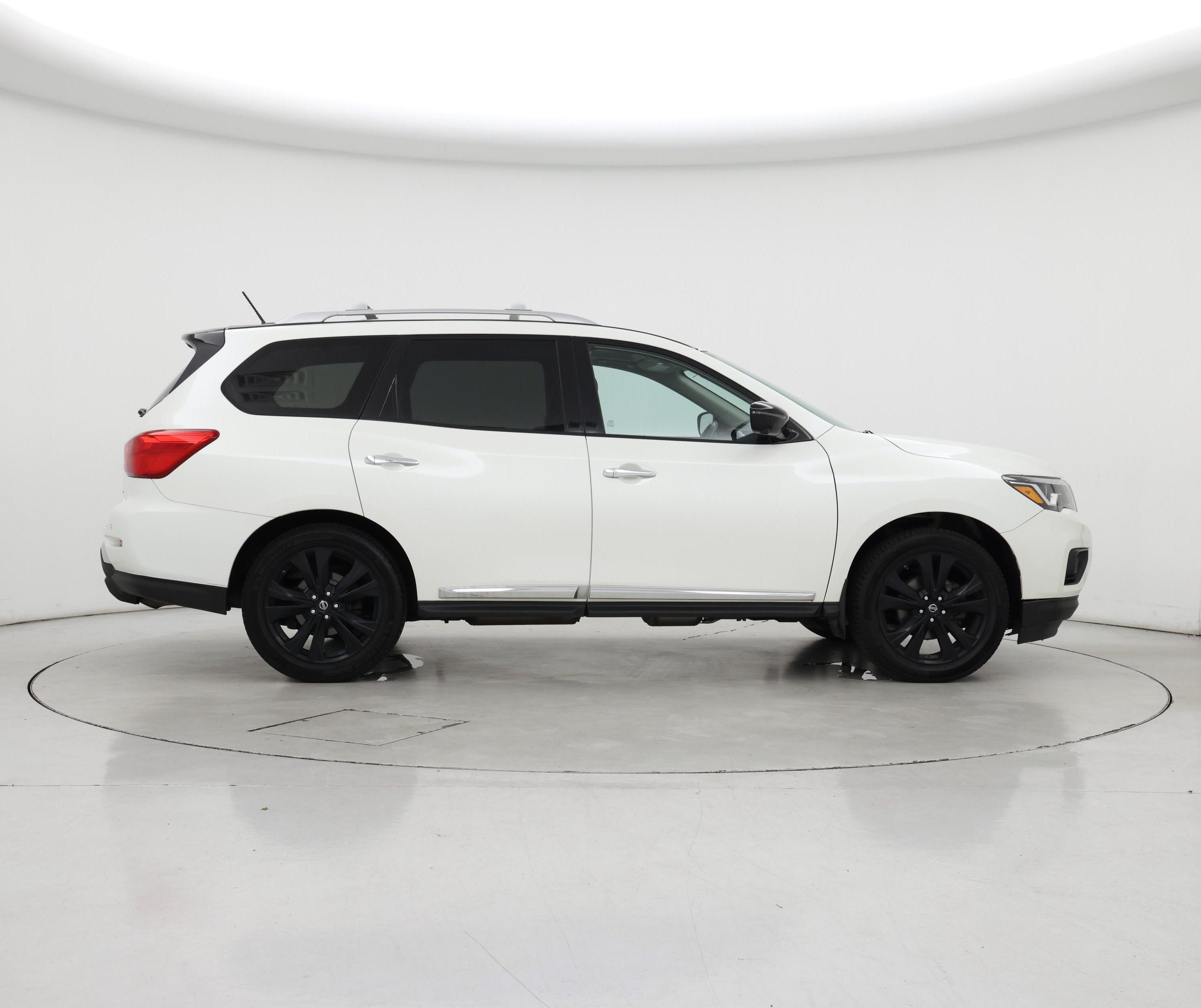 Thumbnail: 2017 Nissan Pathfinder - 7