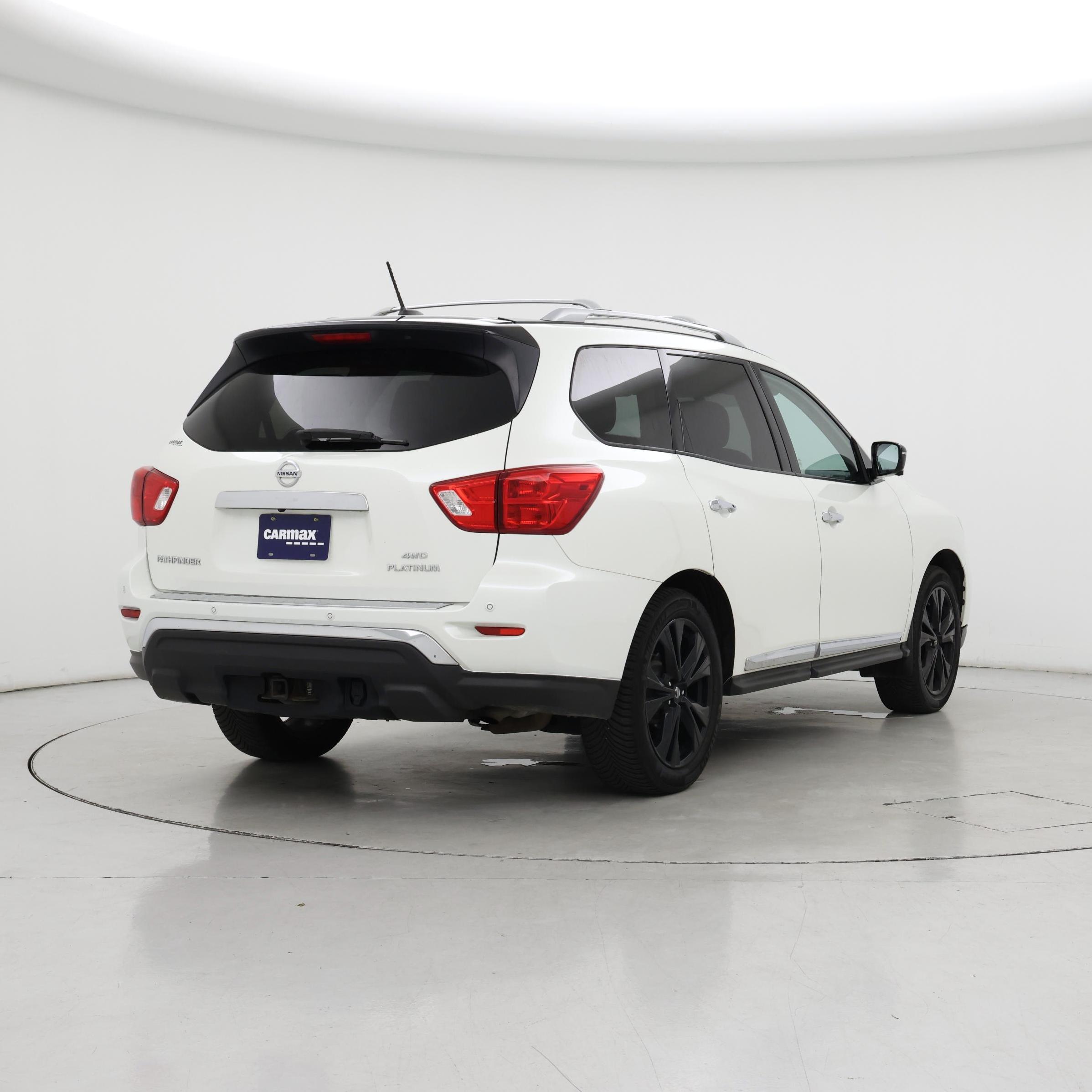 Thumbnail: 2017 Nissan Pathfinder - 8