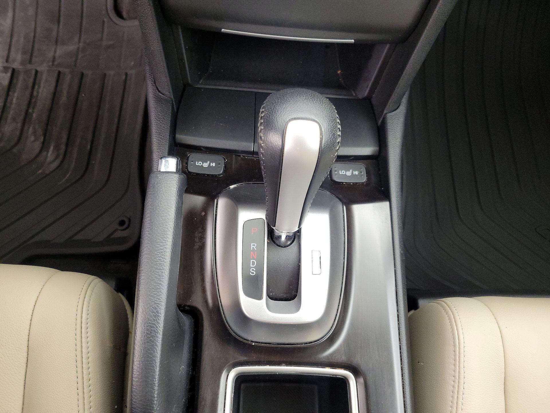 Thumbnail: 2015 Honda Accord Crosstour - 17