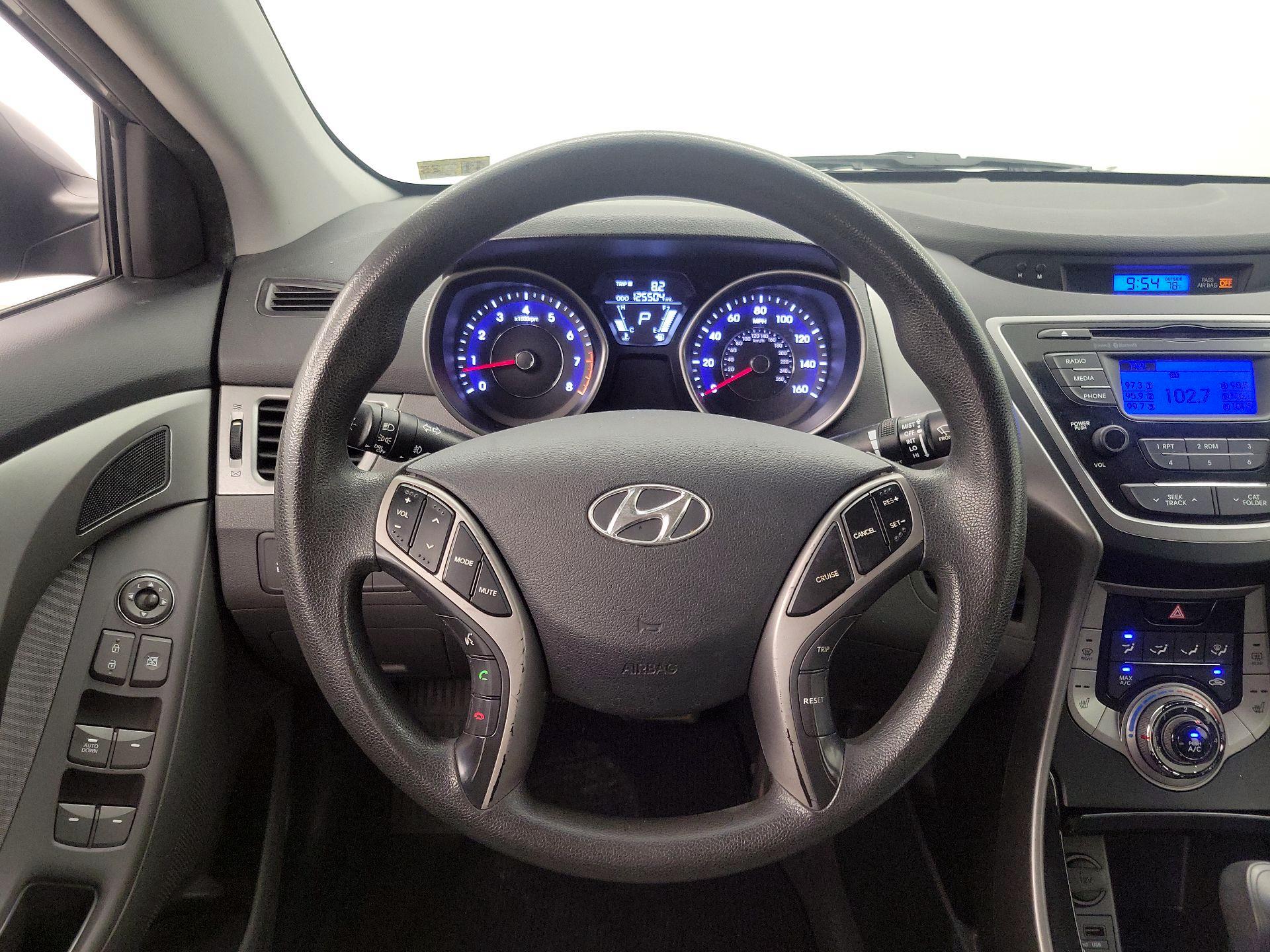 Thumbnail: 2013 Hyundai Elantra - 10