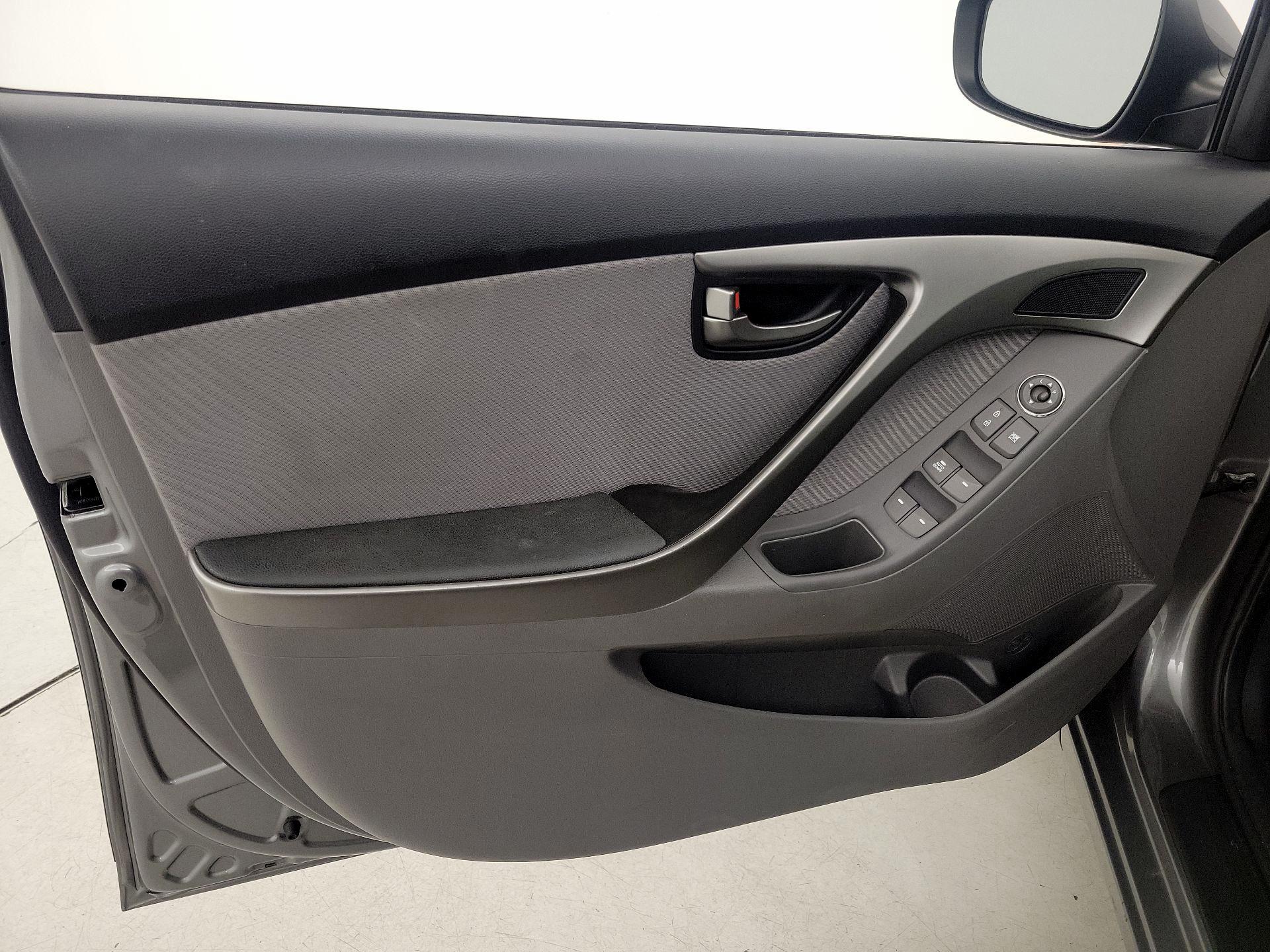 Thumbnail: 2013 Hyundai Elantra - 12