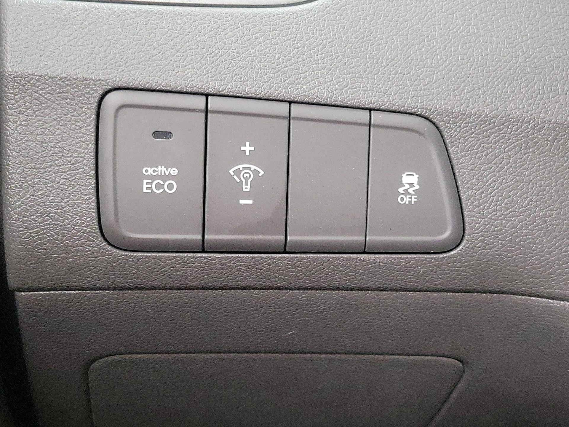 Thumbnail: 2013 Hyundai Elantra - 13