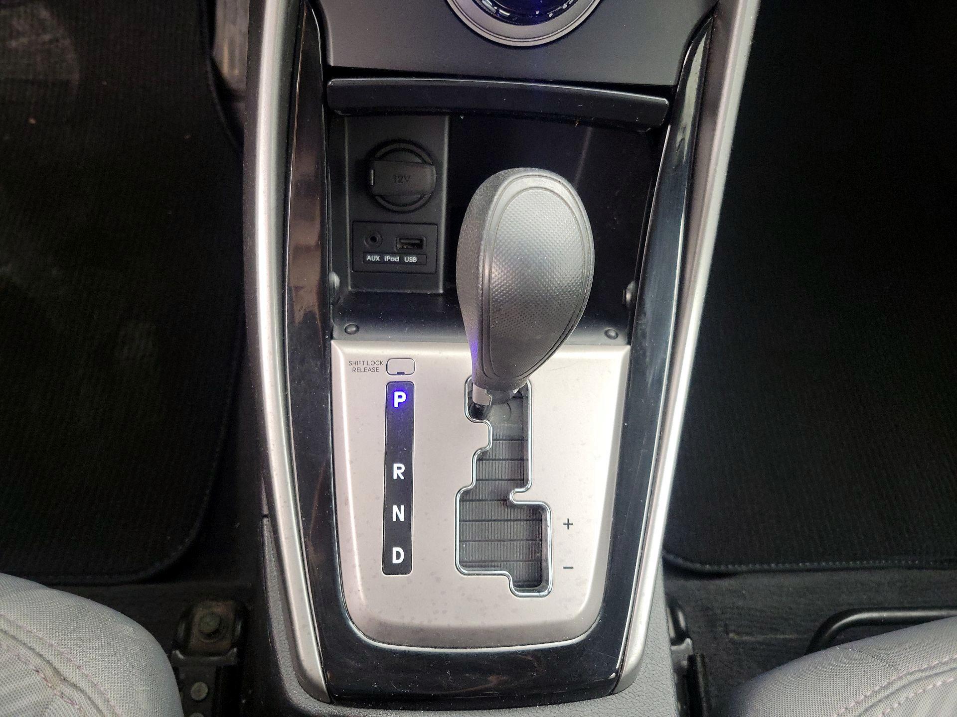 Thumbnail: 2013 Hyundai Elantra - 16