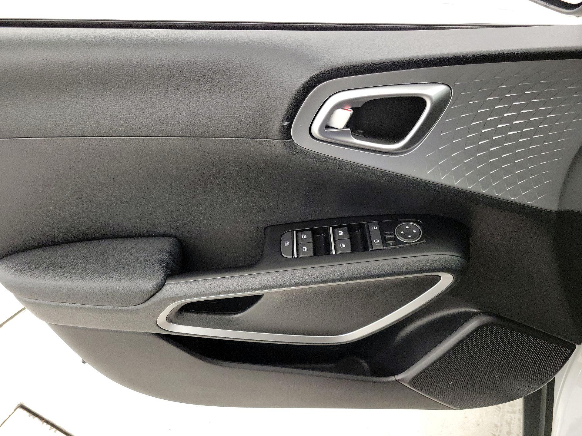 Thumbnail: 2020 Kia Soul - 12
