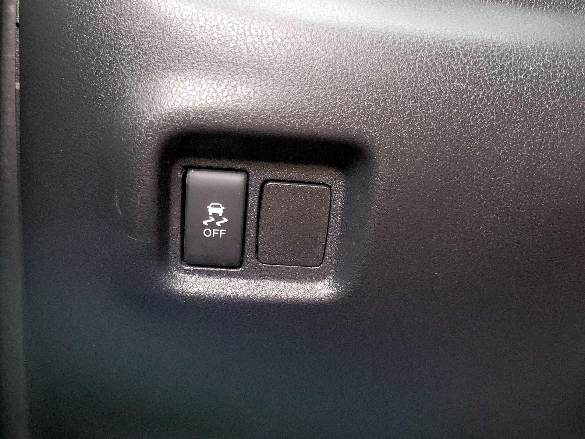 Thumbnail: 2018 Nissan Versa - 13