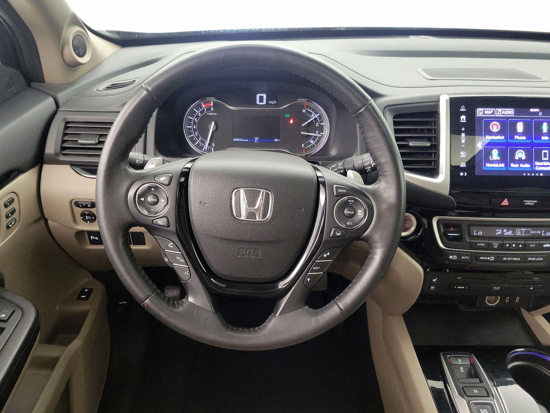 Thumbnail: 2017 Honda Pilot - 10