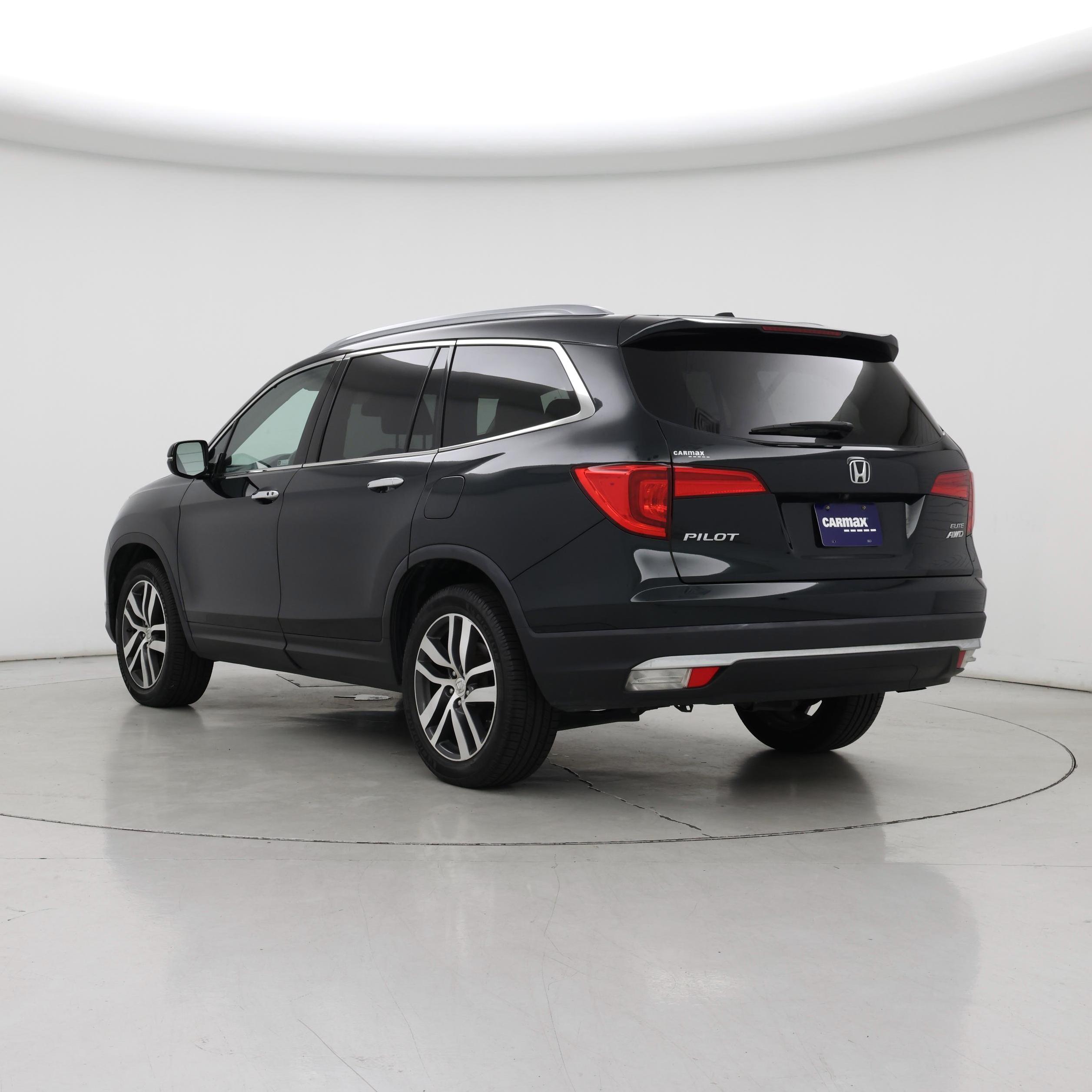 Thumbnail: 2017 Honda Pilot - 2
