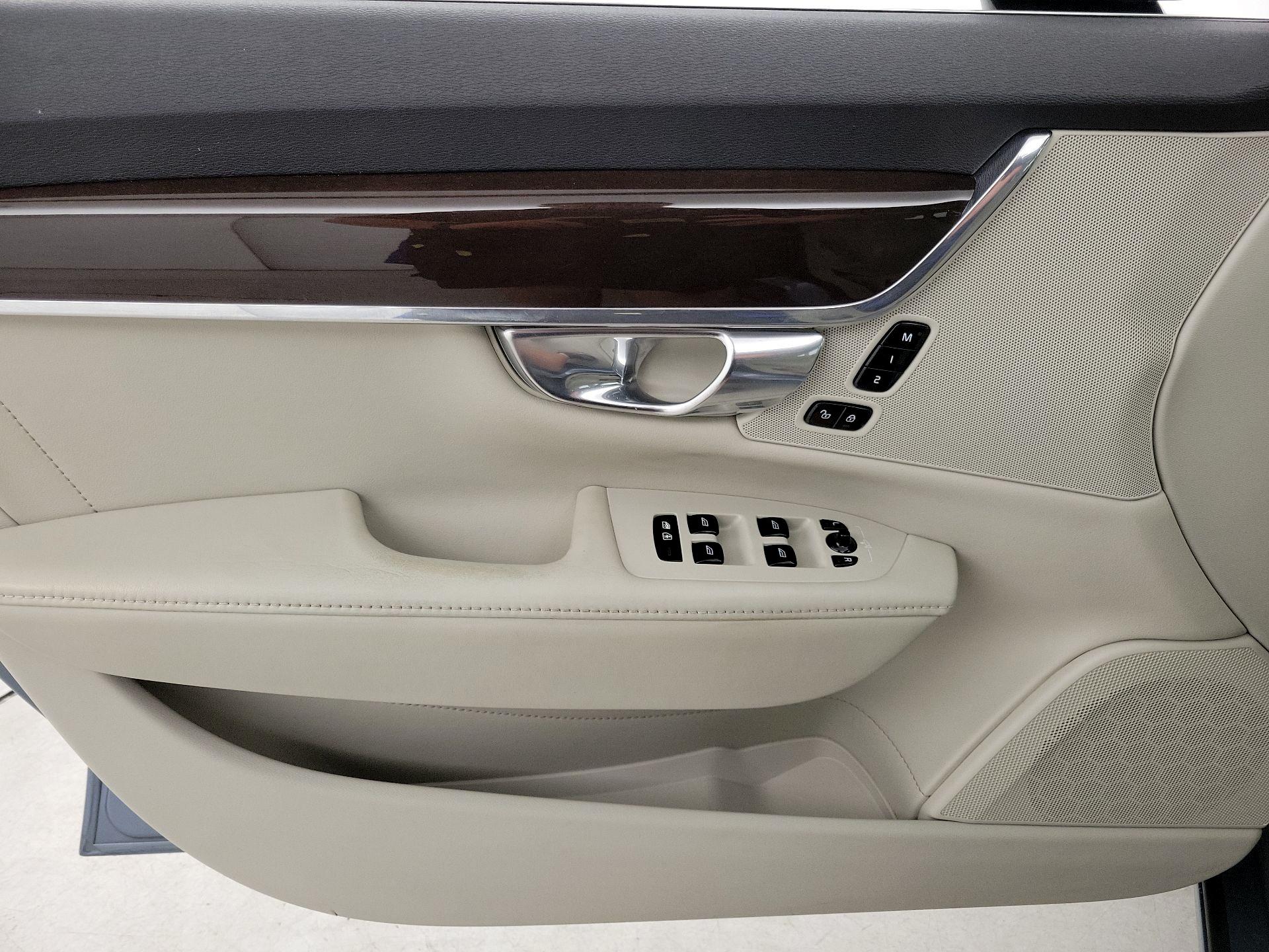 Thumbnail: 2018 Volvo V90 - 12