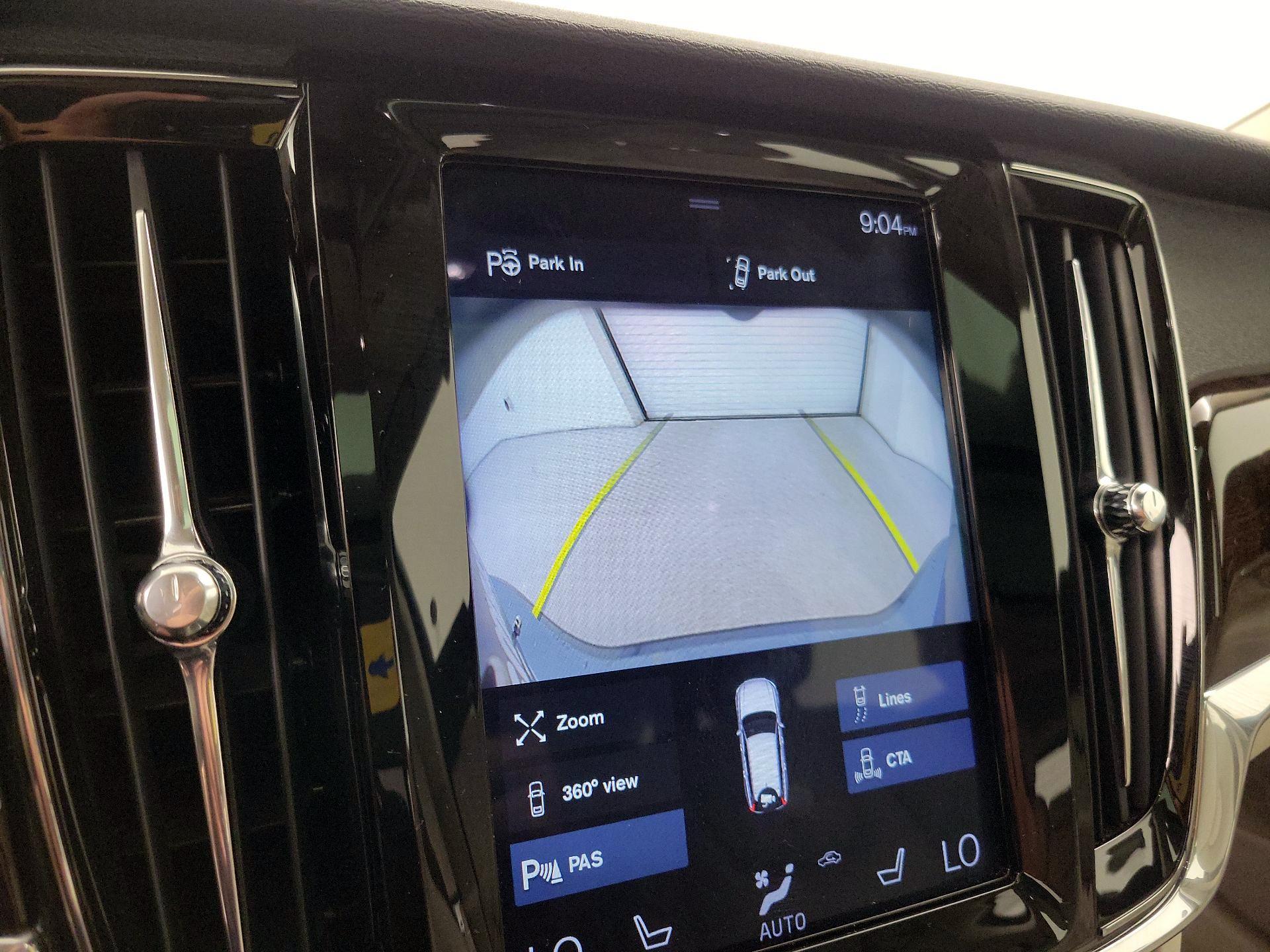 Thumbnail: 2018 Volvo V90 - 14