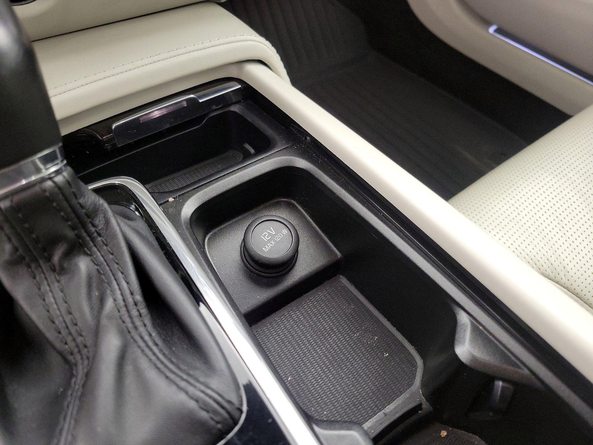 Thumbnail: 2018 Volvo V90 - 18