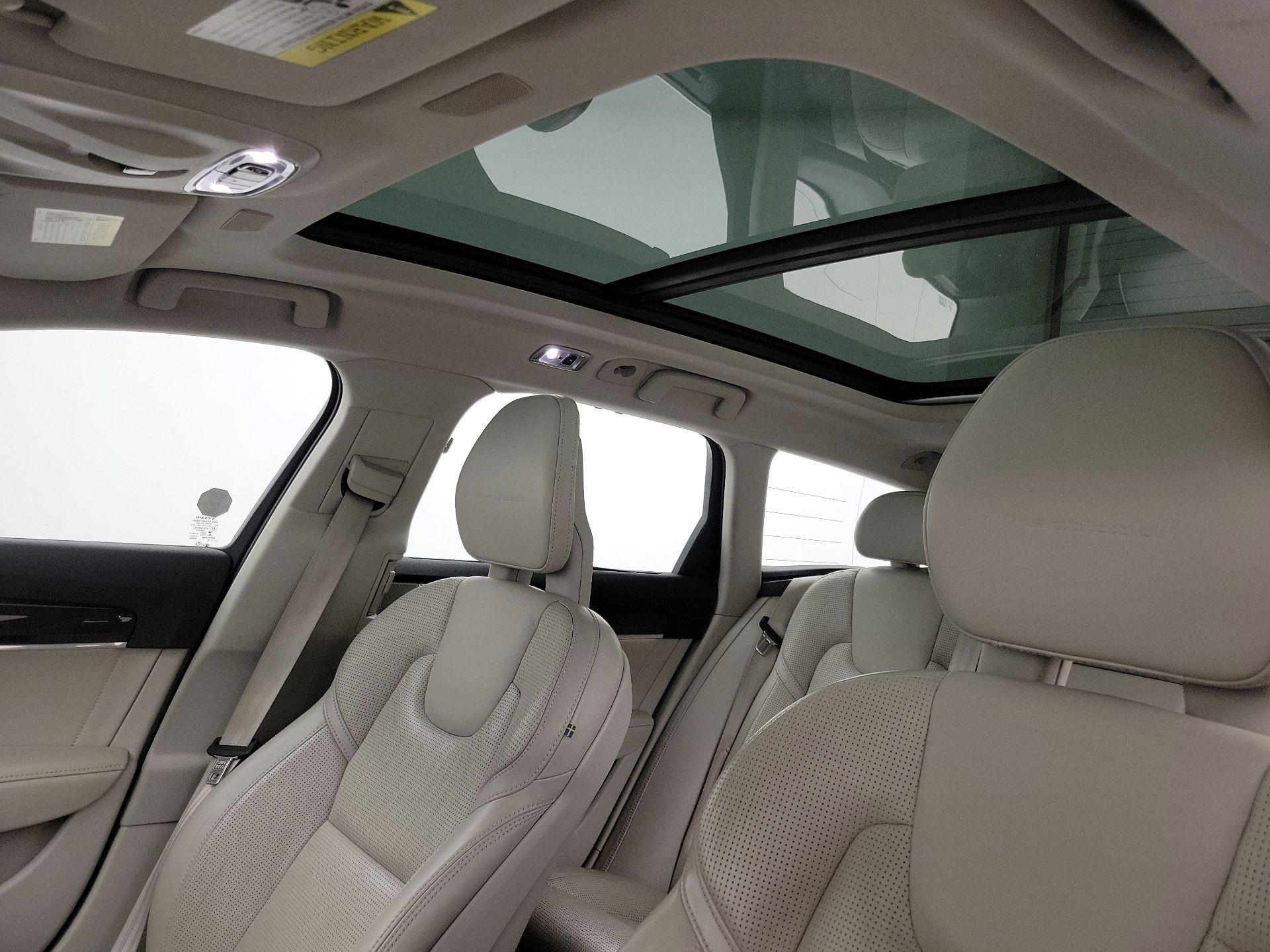 Thumbnail: 2018 Volvo V90 - 19