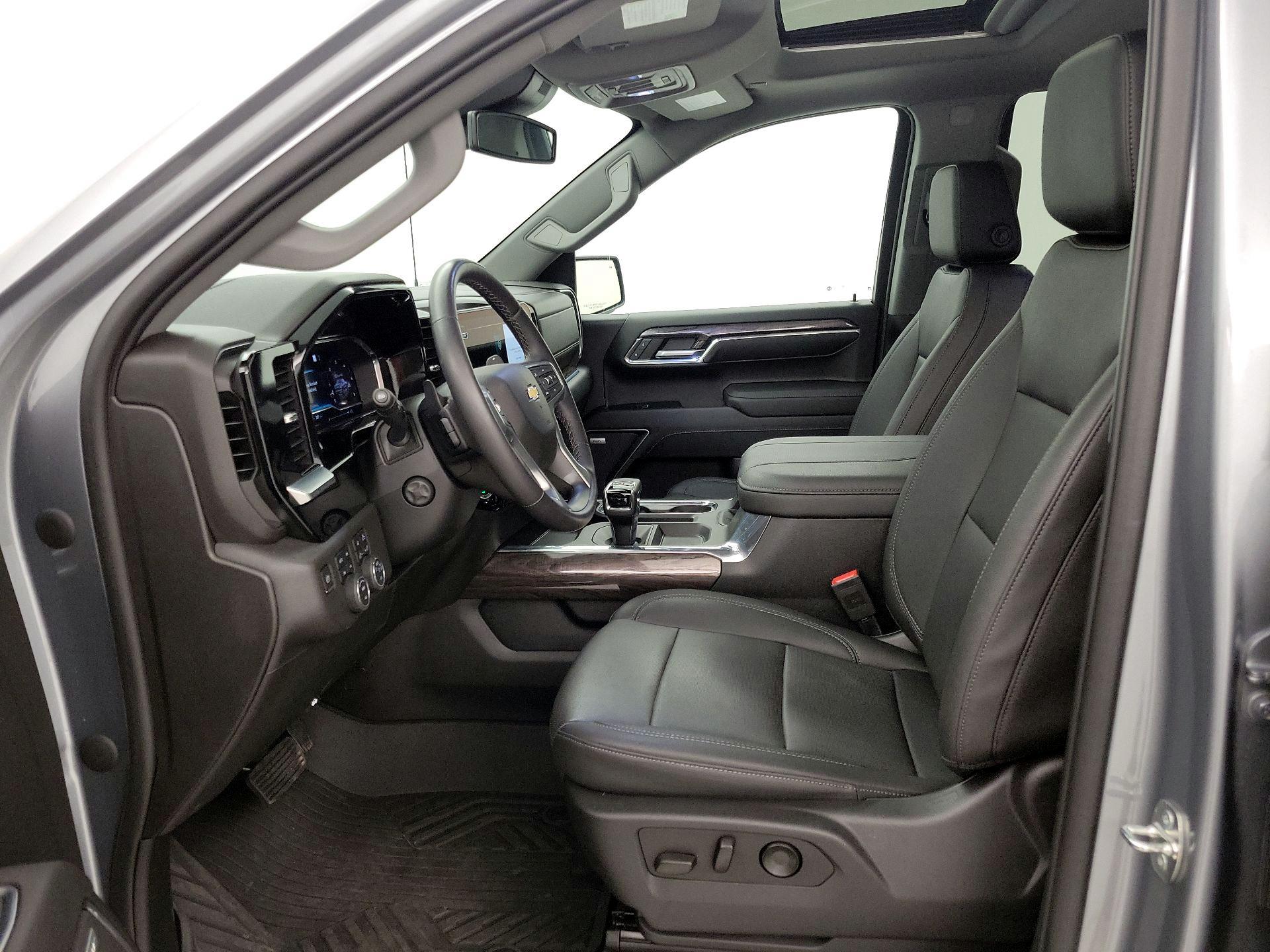 Thumbnail: 2023 Chevrolet Silverado 1500 - 11