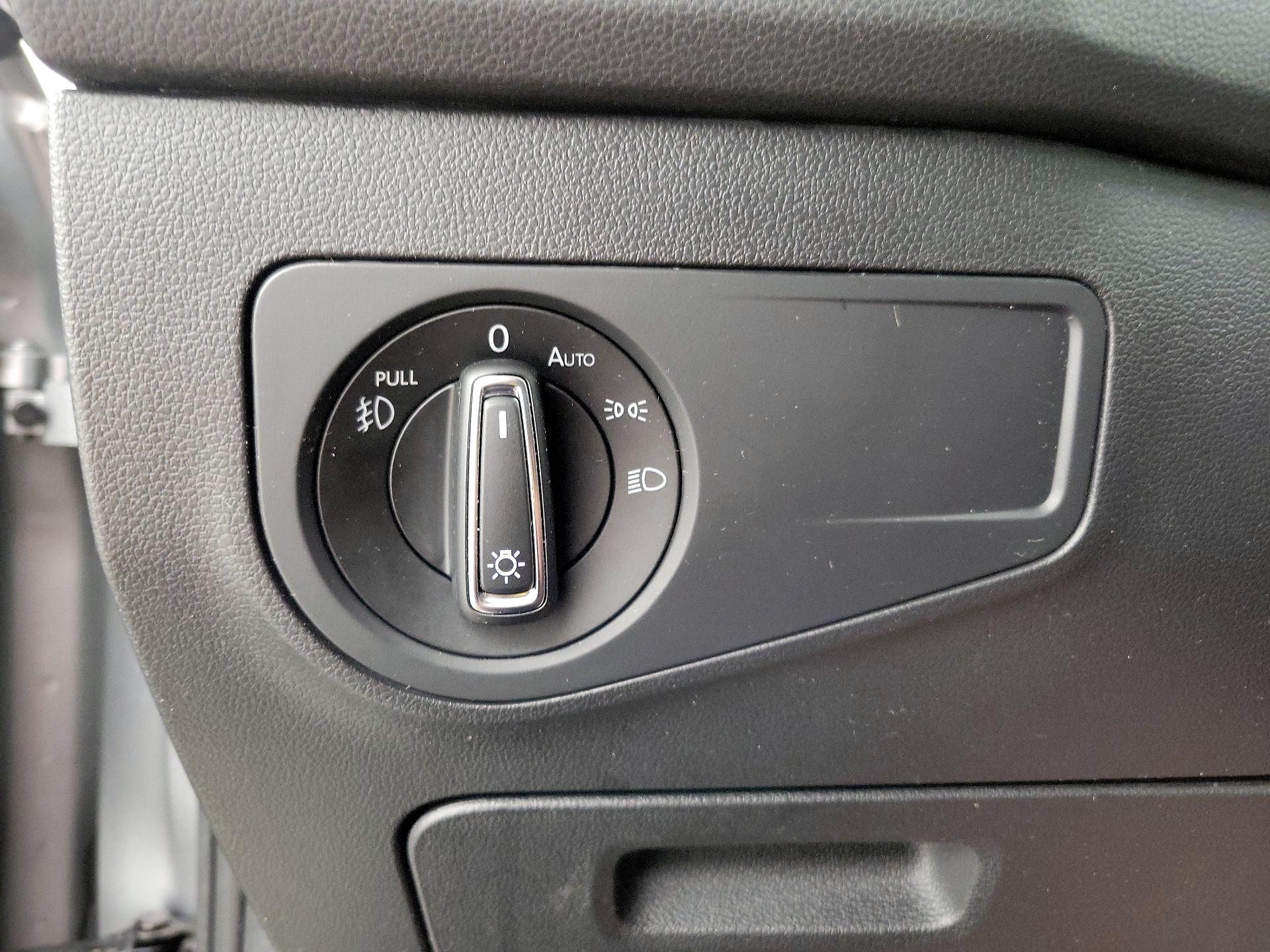 Thumbnail: 2019 Volkswagen Tiguan - 13