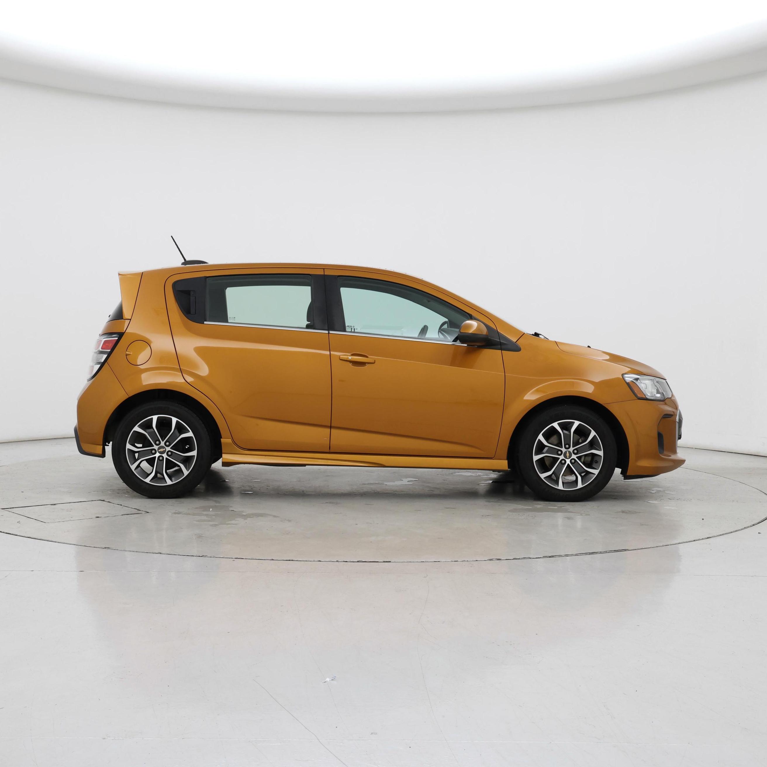Thumbnail: 2017 Chevrolet Sonic - 7