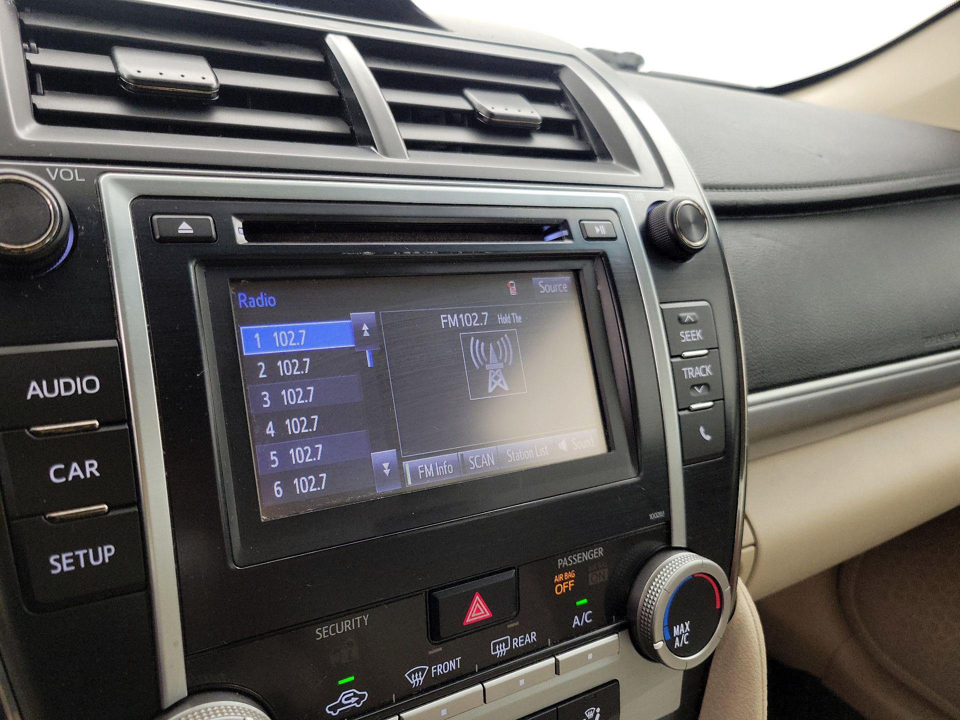 Thumbnail: 2014 Toyota Camry - 15