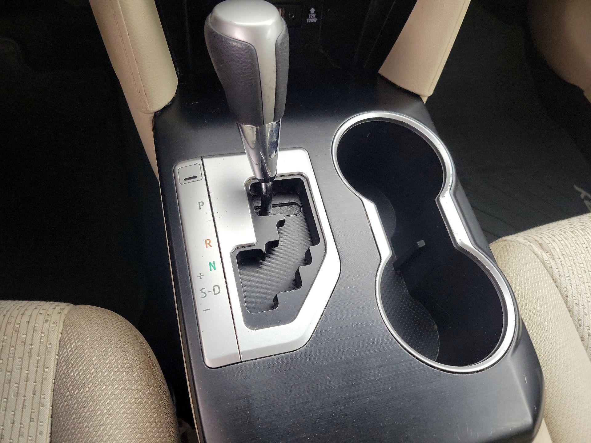 Thumbnail: 2014 Toyota Camry - 17