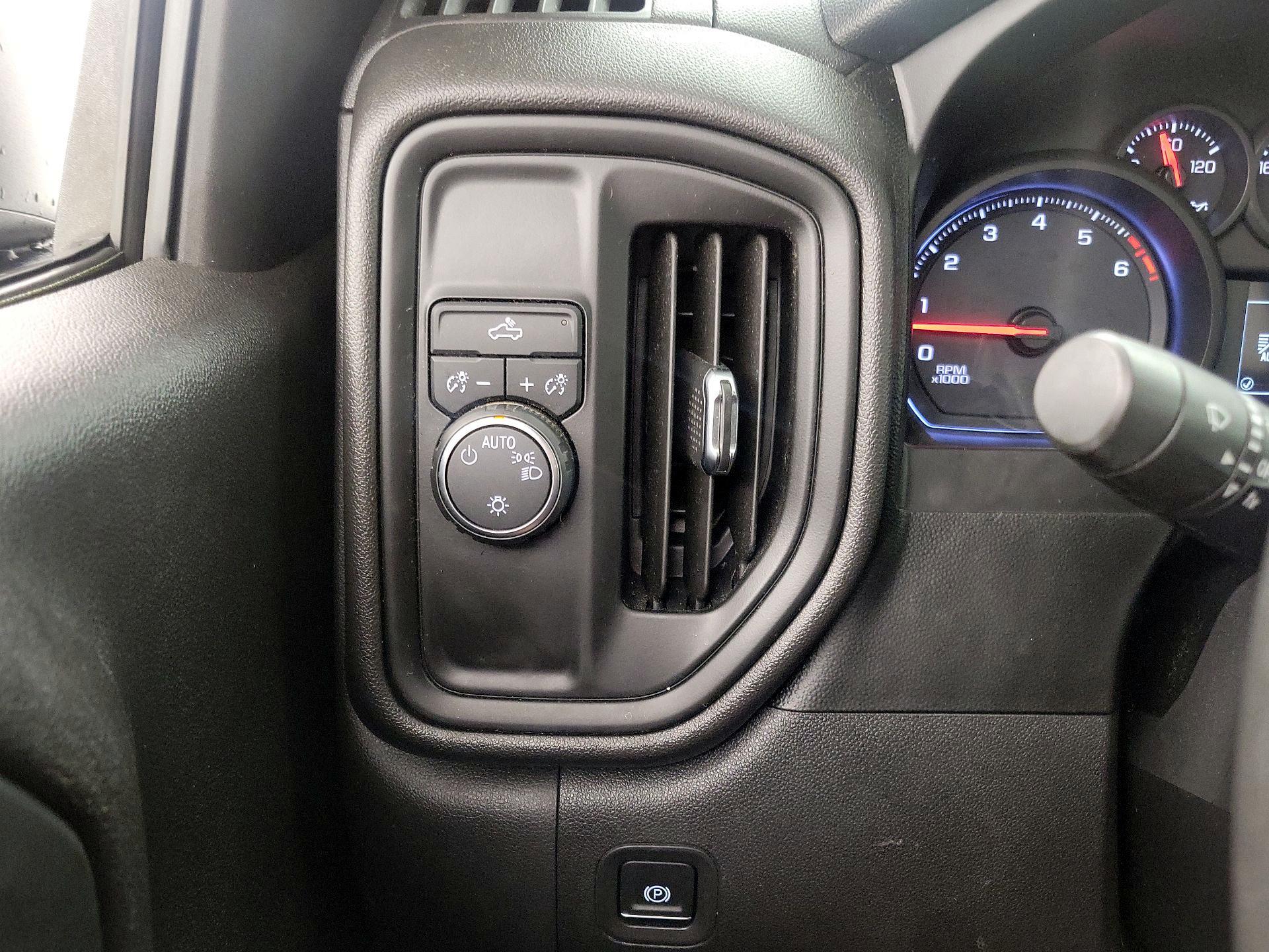 Thumbnail: 2019 Chevrolet Silverado 1500 - 13